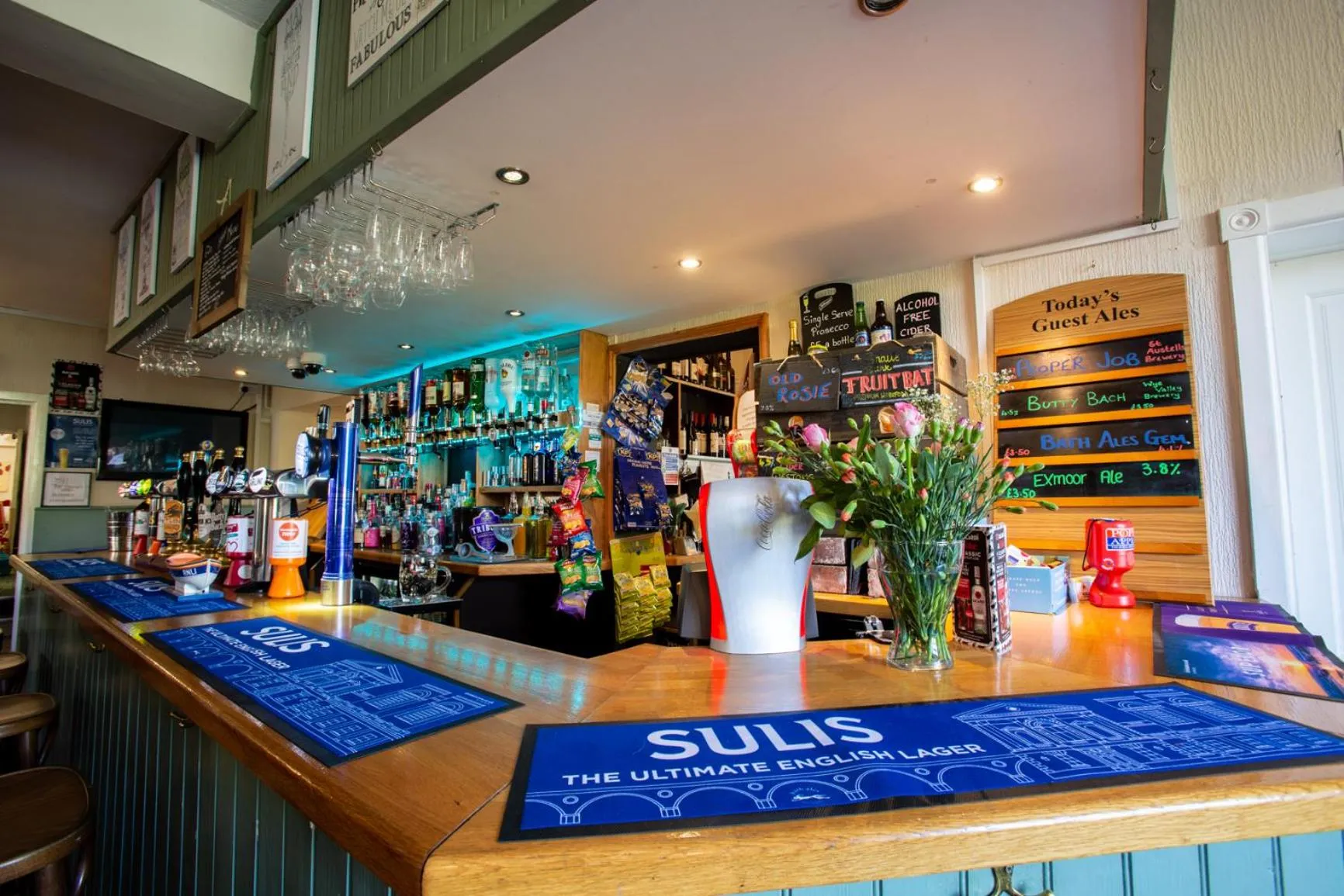 Lounge or bar in The Beacon & Railway Hotel