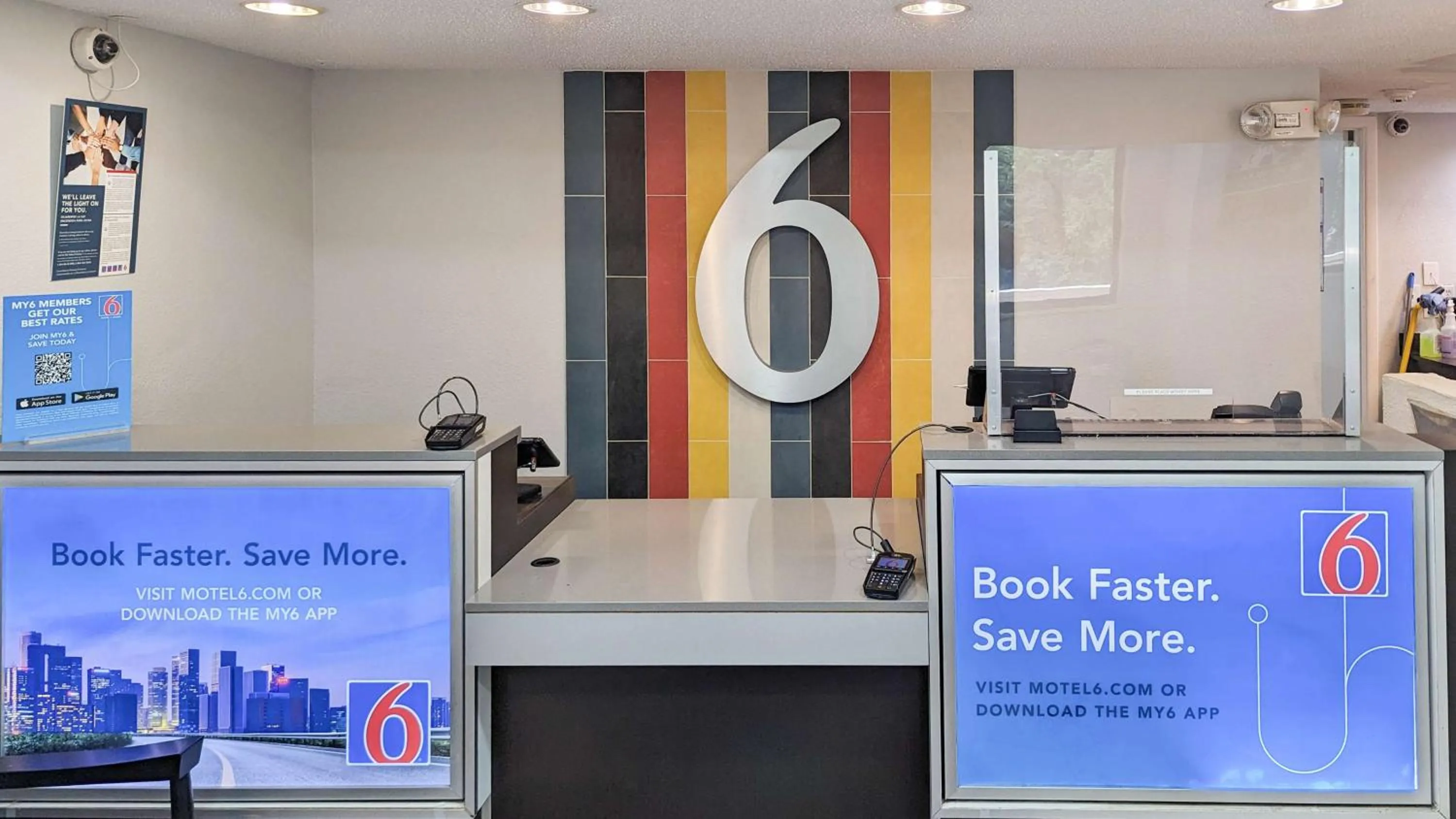 Lobby or reception in Motel 6-Nashua, NH - South