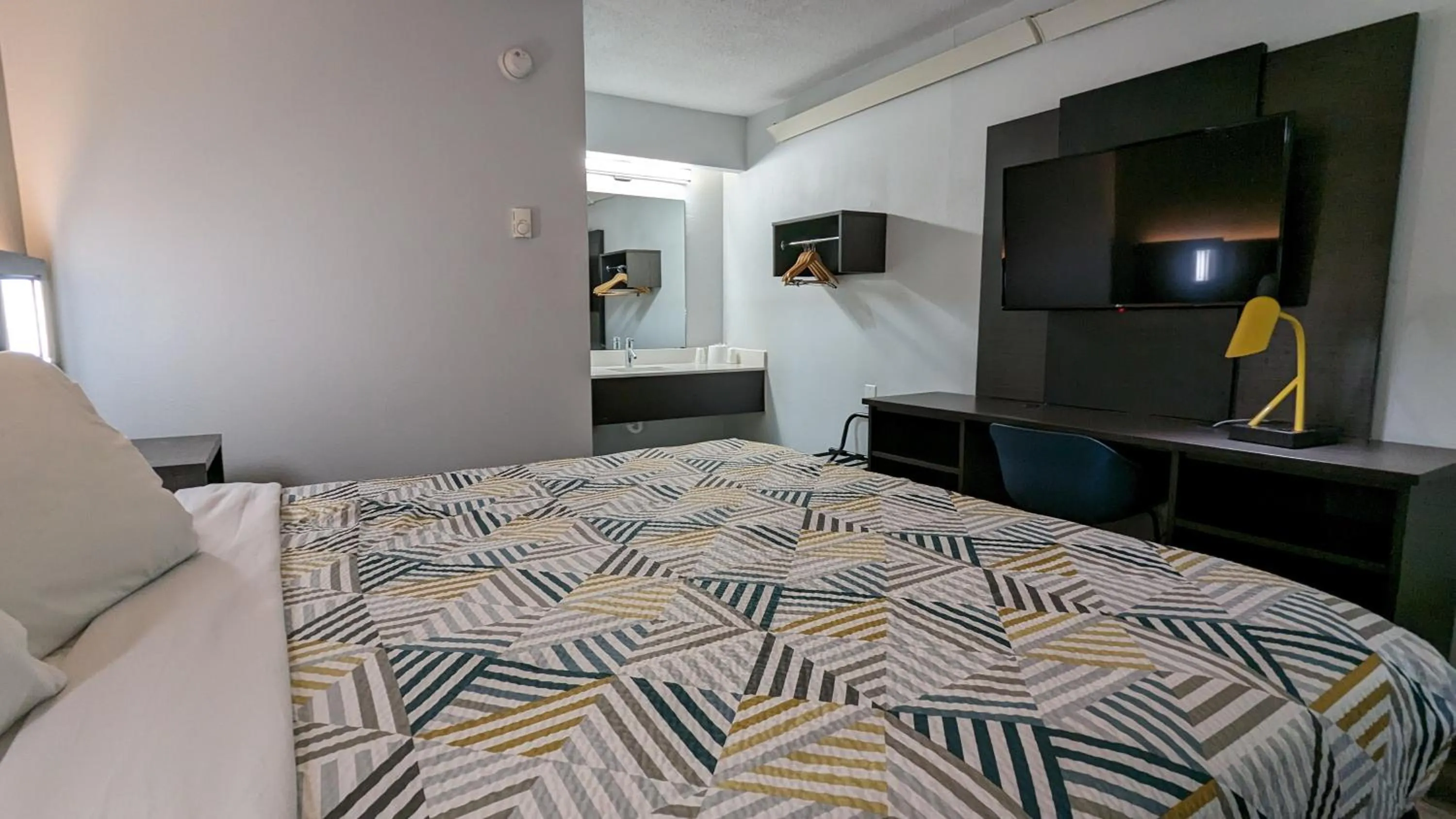 Bed in Motel 6-Nashua, NH - South