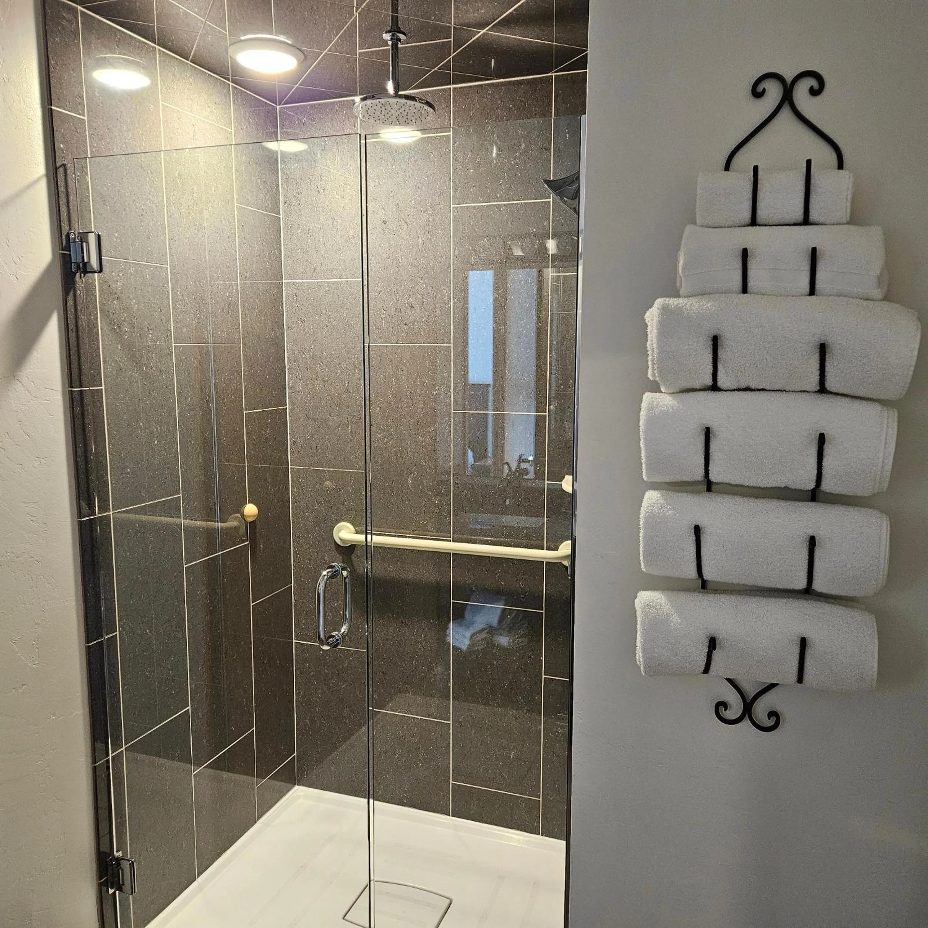 Shower in Homestead Suites - Fish Creek