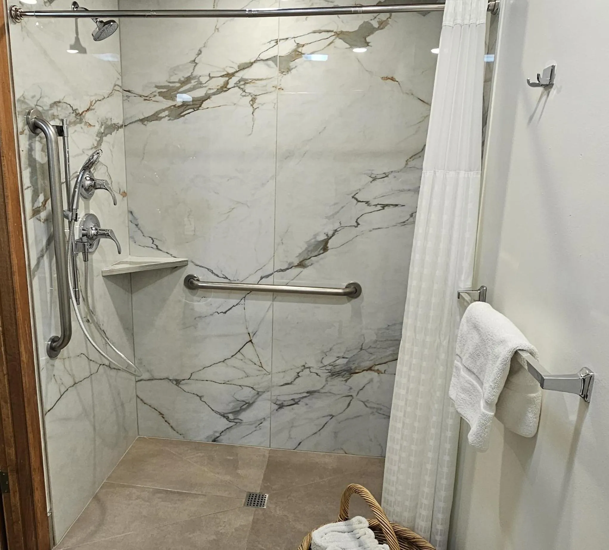 Shower in Homestead Suites - Fish Creek