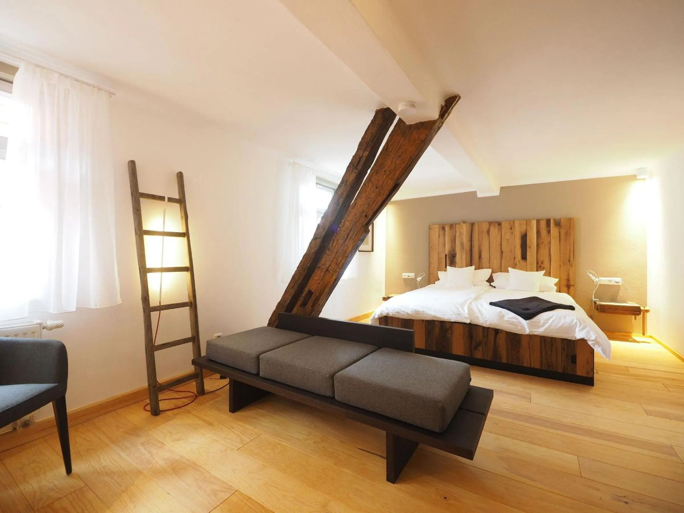 Seating area, Bed in Gasthaus Schwanen