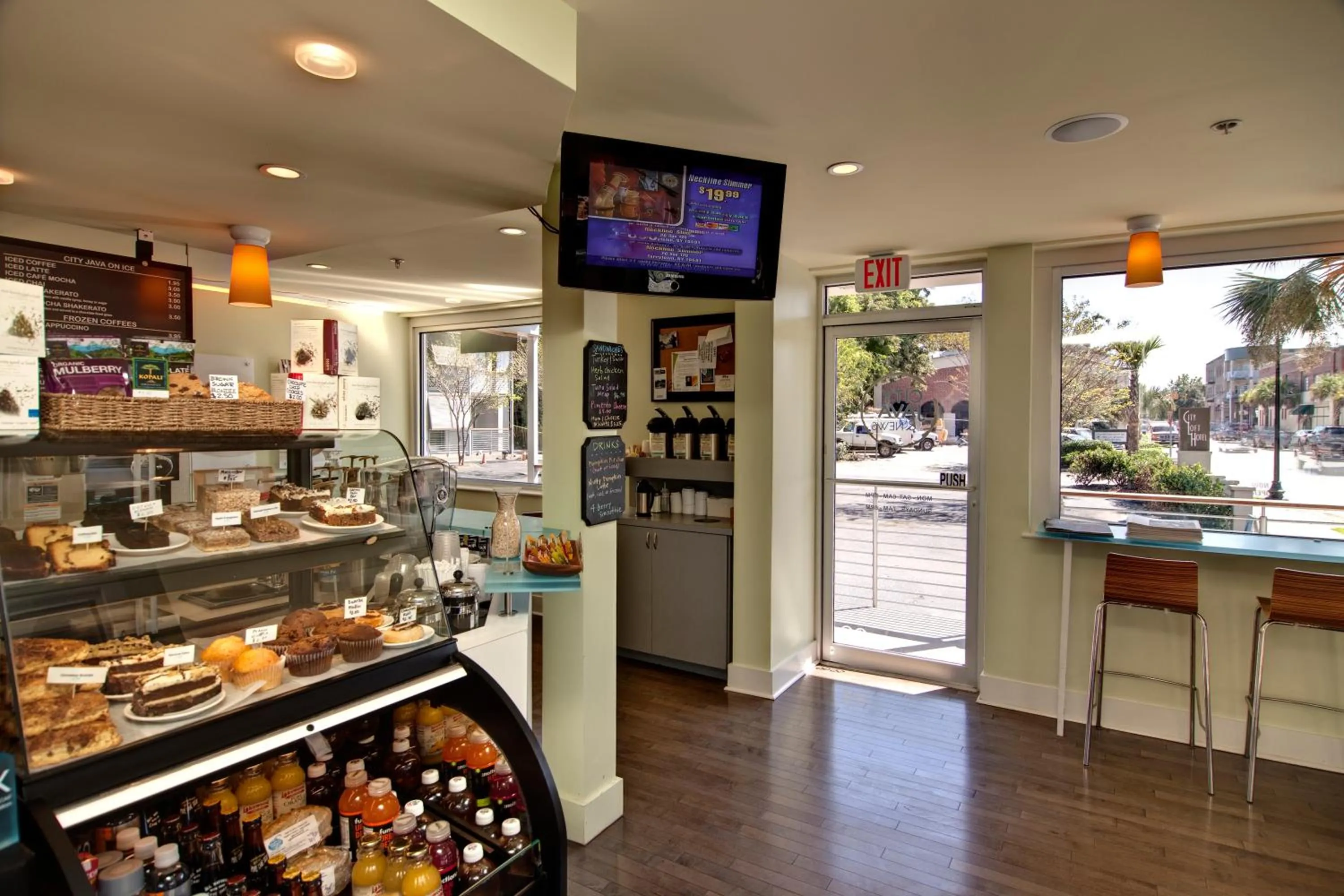 Restaurant/places to eat in City Loft Hotel