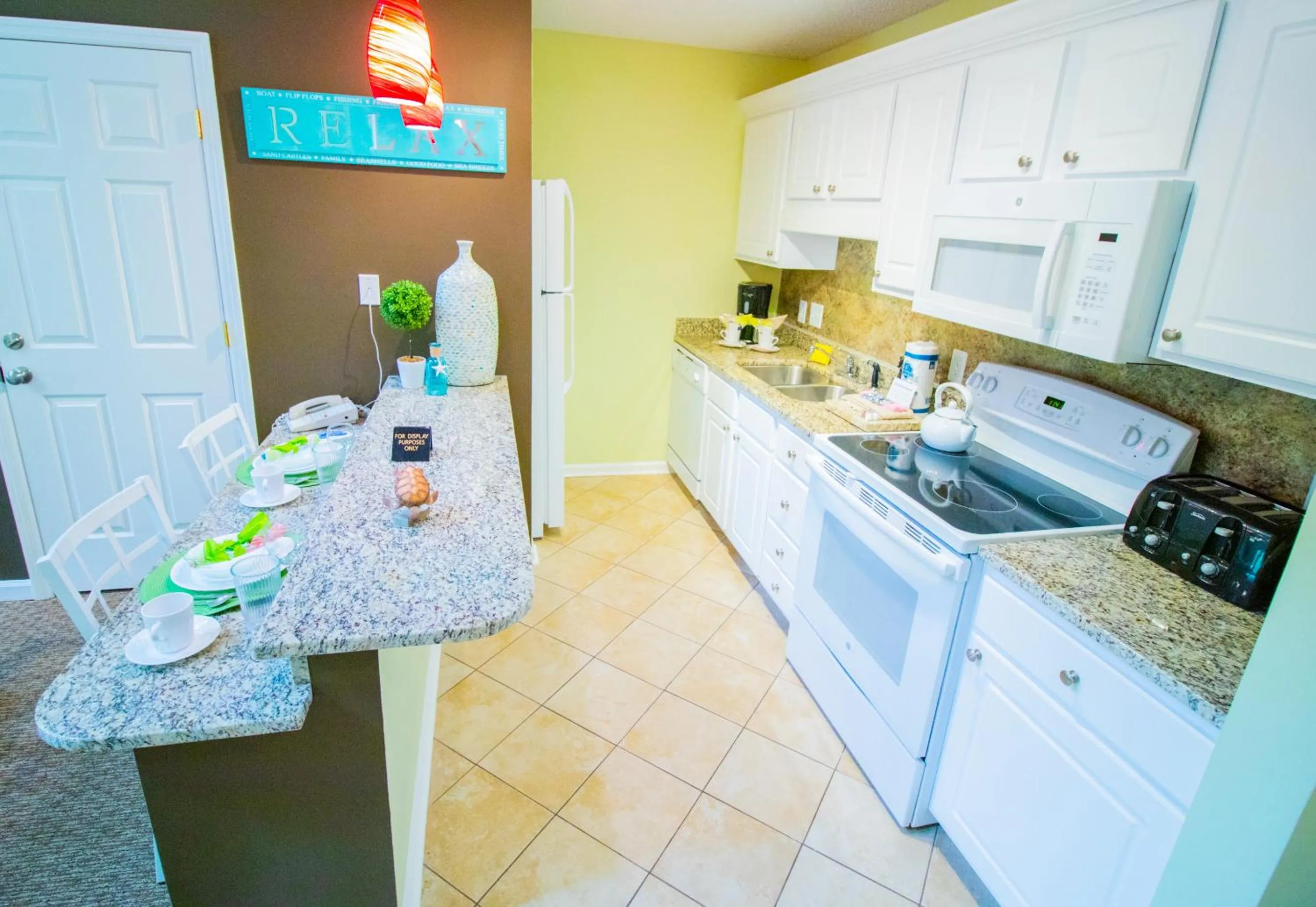 Kitchen or kitchenette in Grand Palms Resort