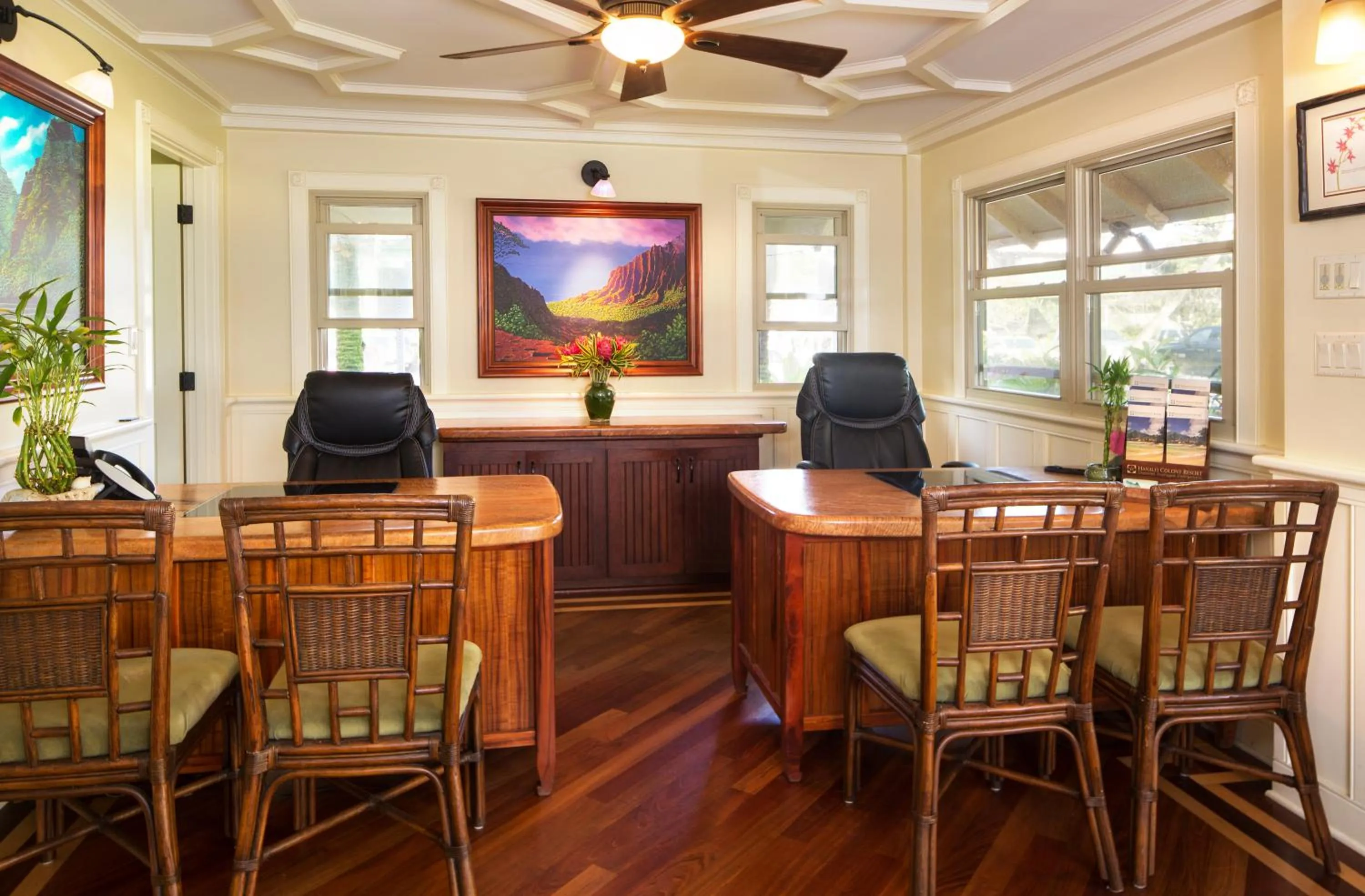 Property building in Hanalei Colony Resort