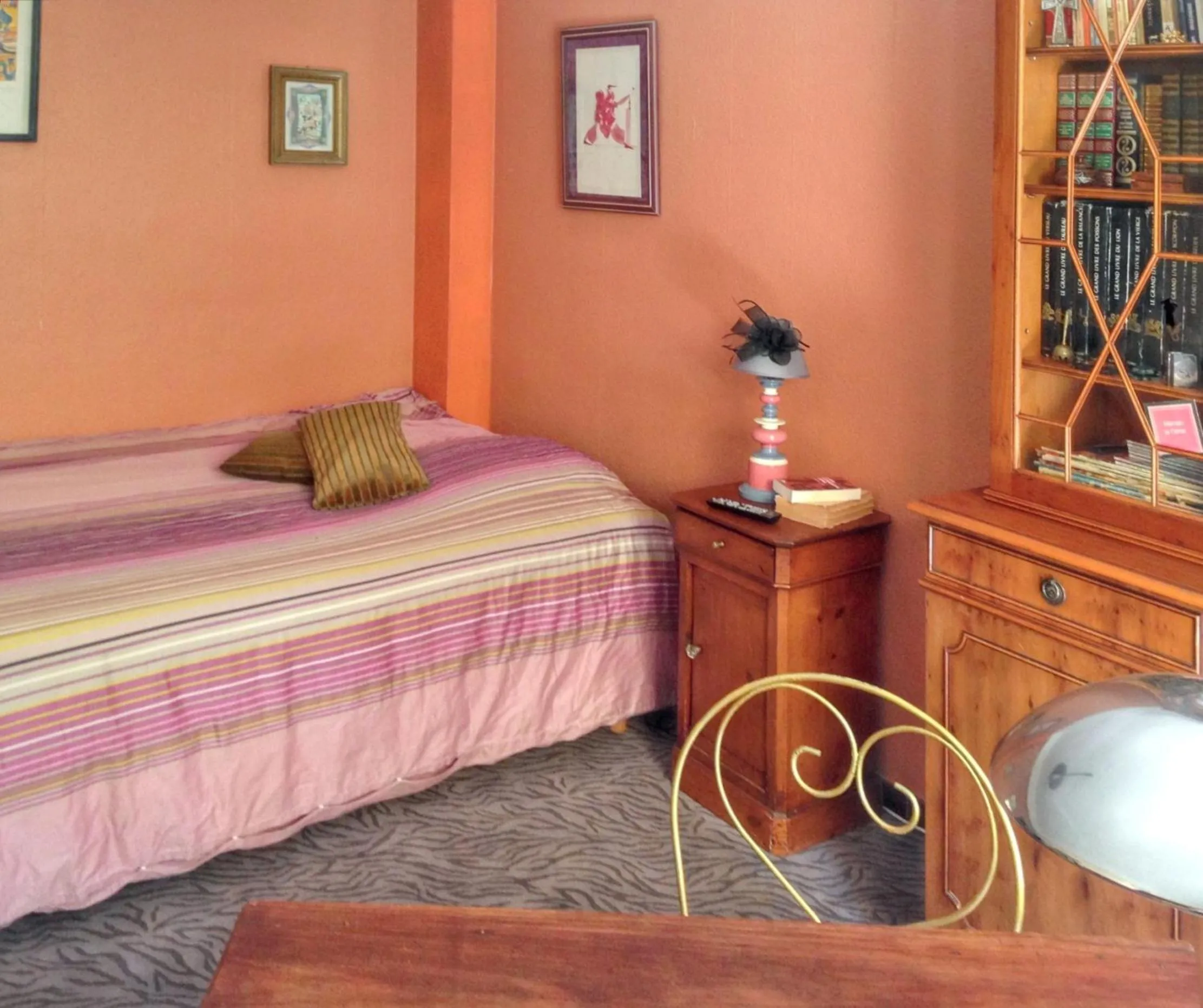 Photo of the whole room, Bed in Appartement spacieux à Montpellier avec jardin, 78 m²