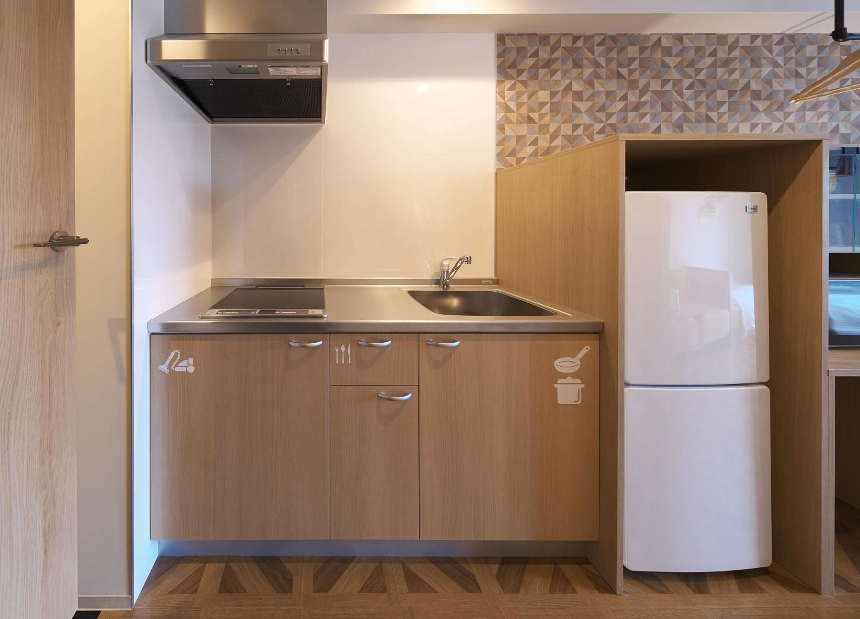 Kitchen or kitchenette in e-stay ebisu