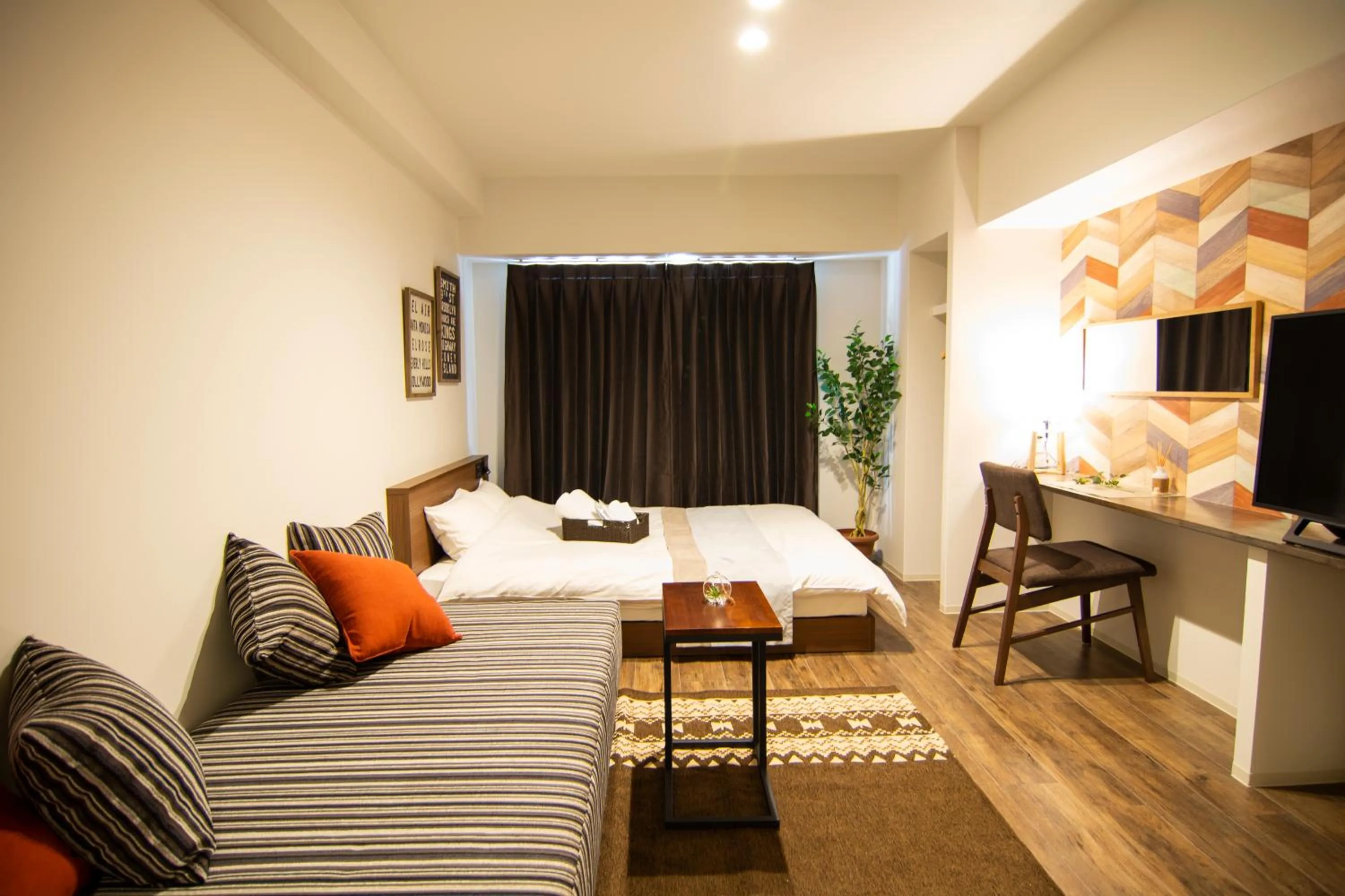 Photo of the whole room, Bed in e-stay ebisu