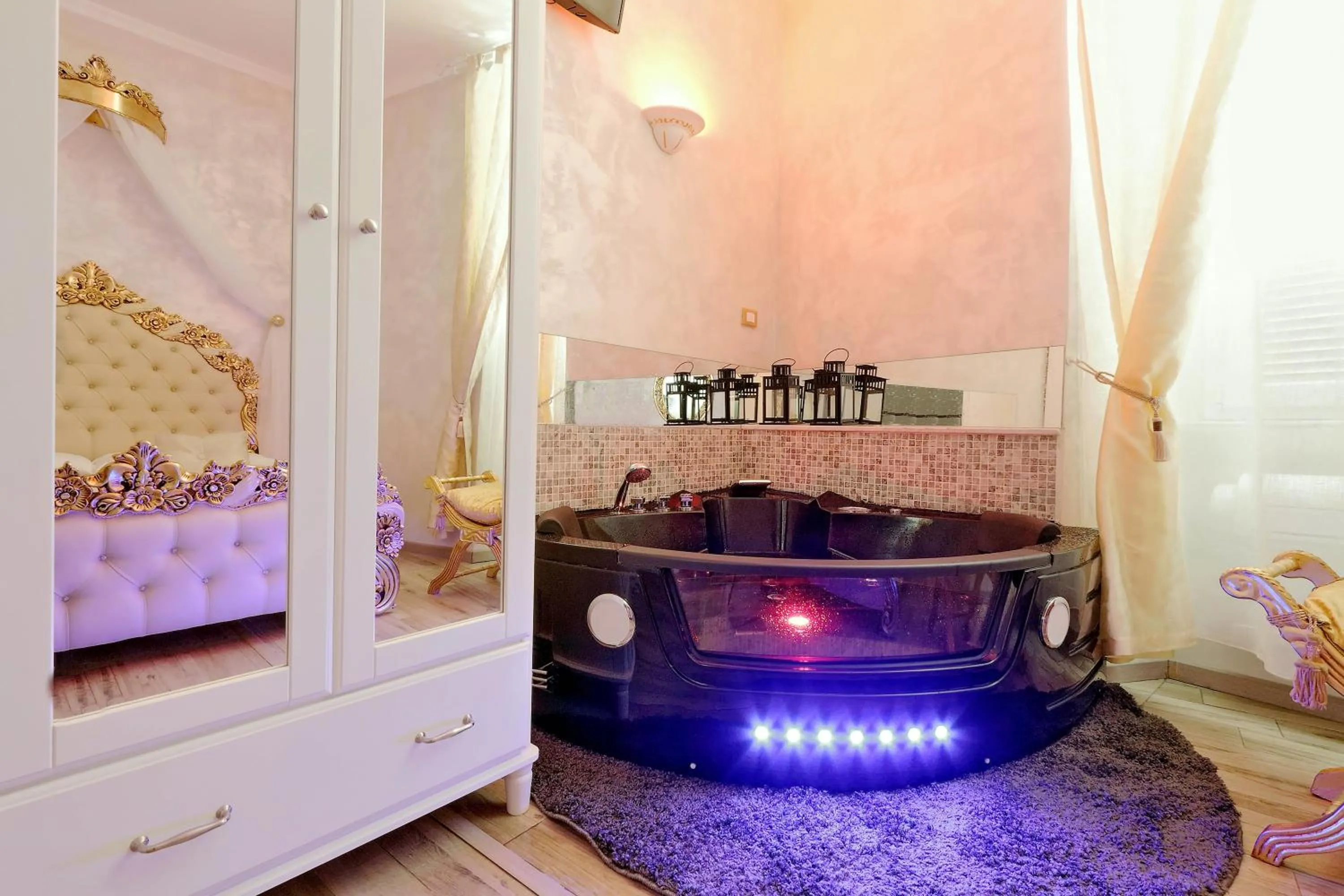 Hot Tub in Just Chilling Suite