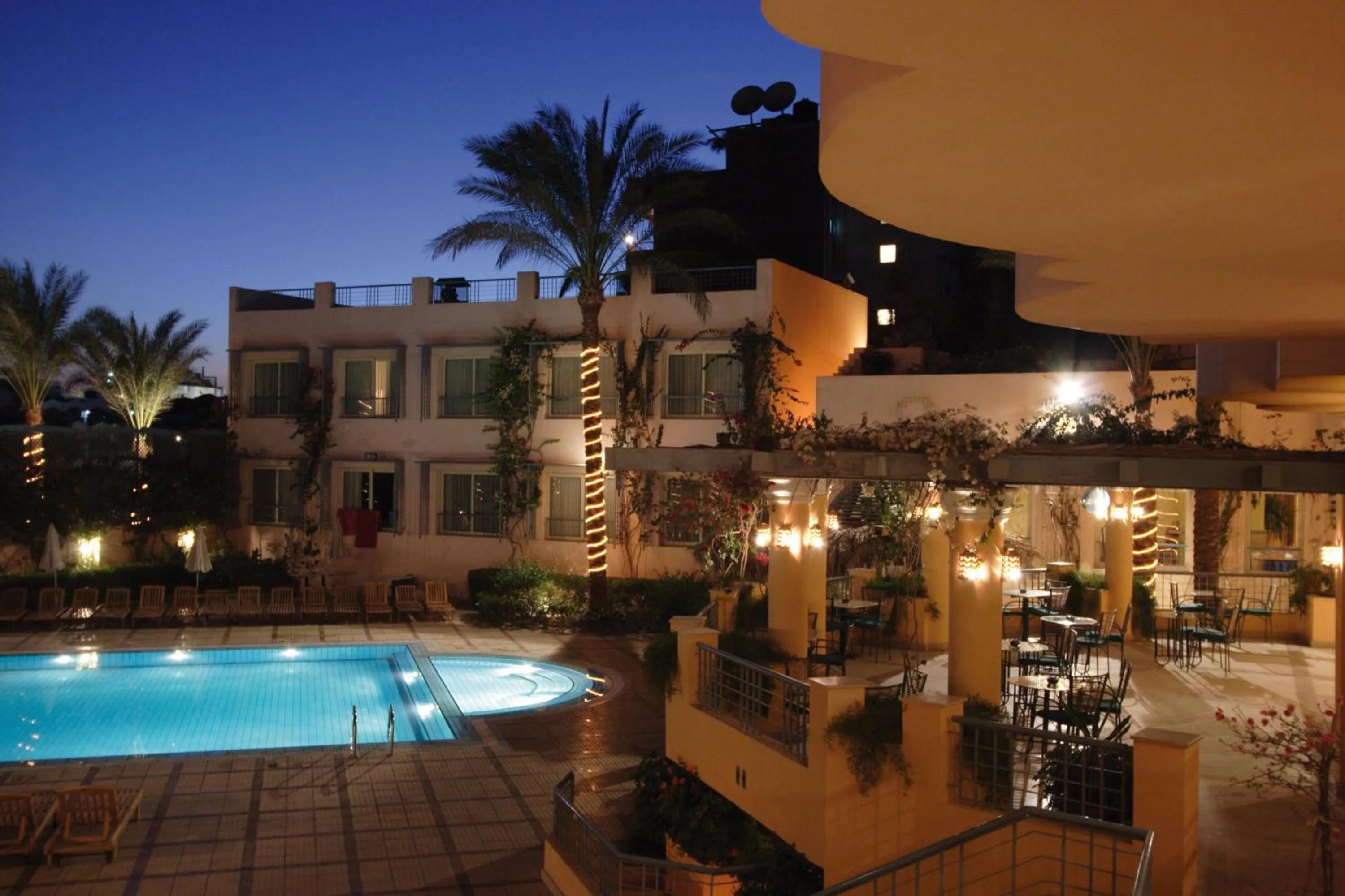 Swimming pool in Sea Garden Hotel