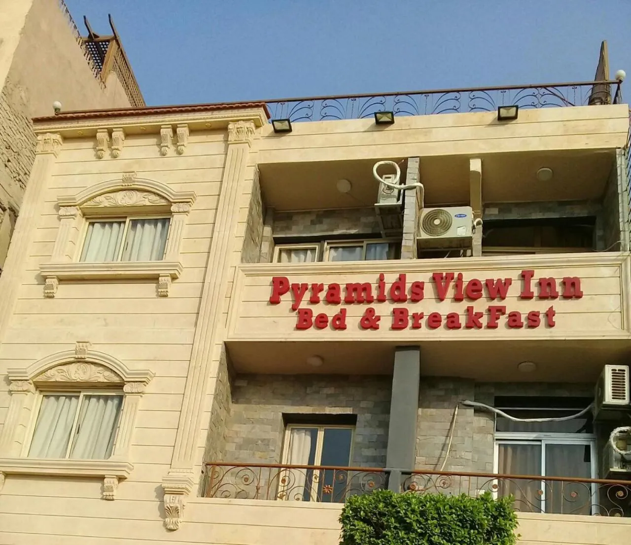 Property building in Pyramids View Inn Bed & Breakfast