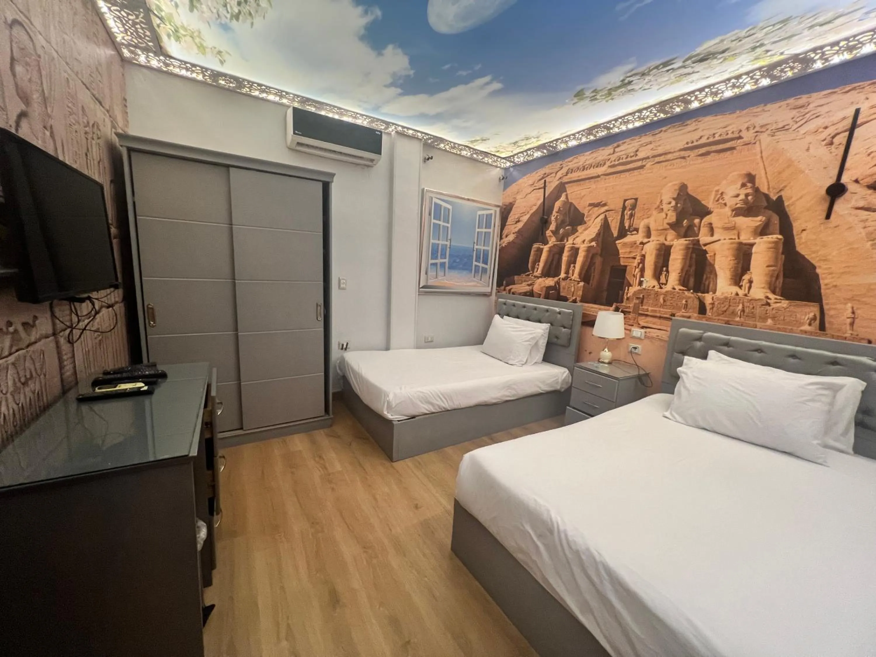 Bedroom, Bed in Pyramids View Inn Bed & Breakfast