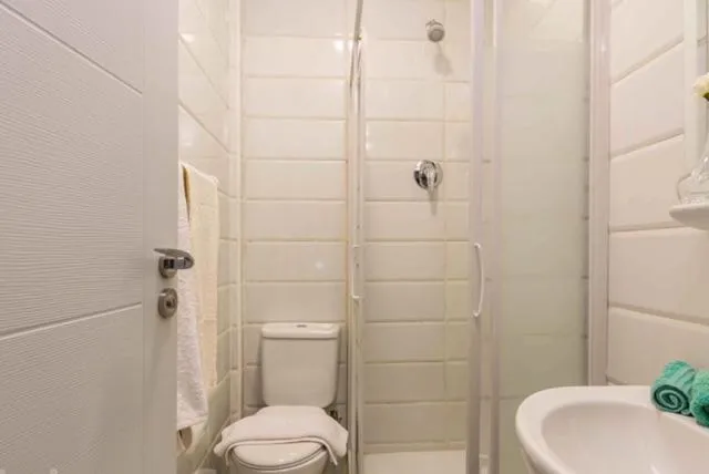 Bathroom in Pyramids View Inn Bed & Breakfast