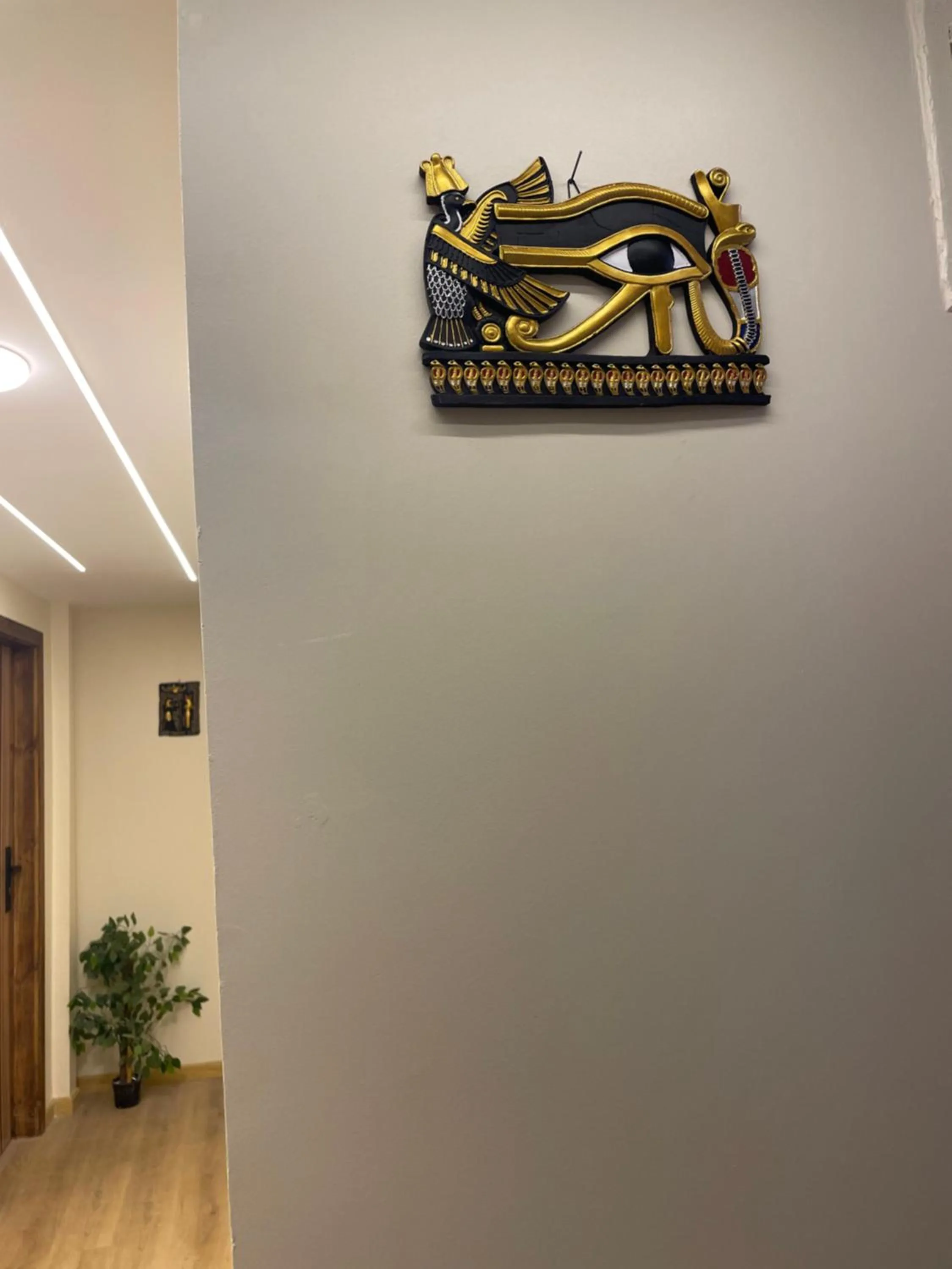 Decorative detail in Pyramids View Inn Bed & Breakfast