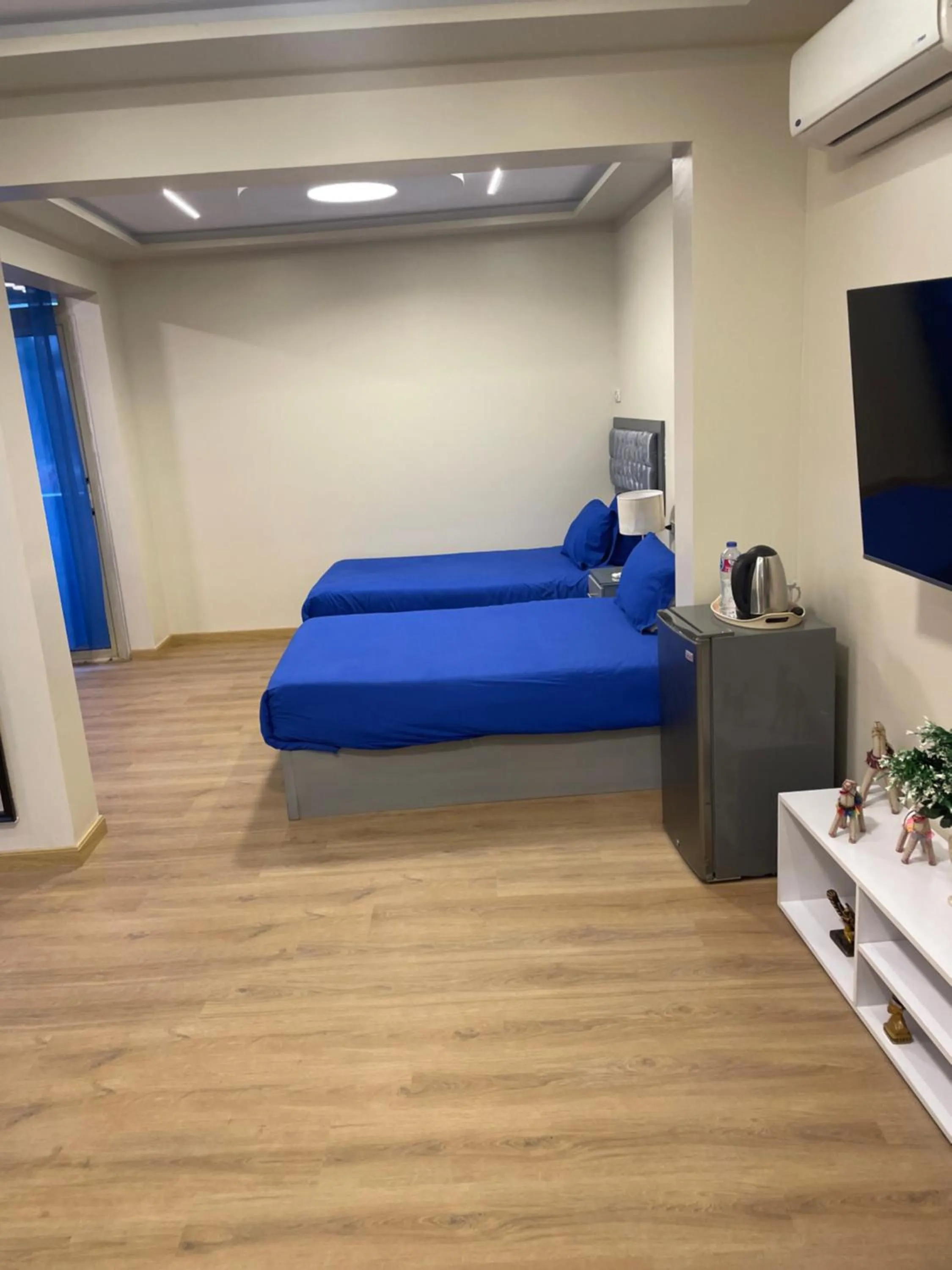 TV and multimedia, Bed in Pyramids View Inn Bed & Breakfast