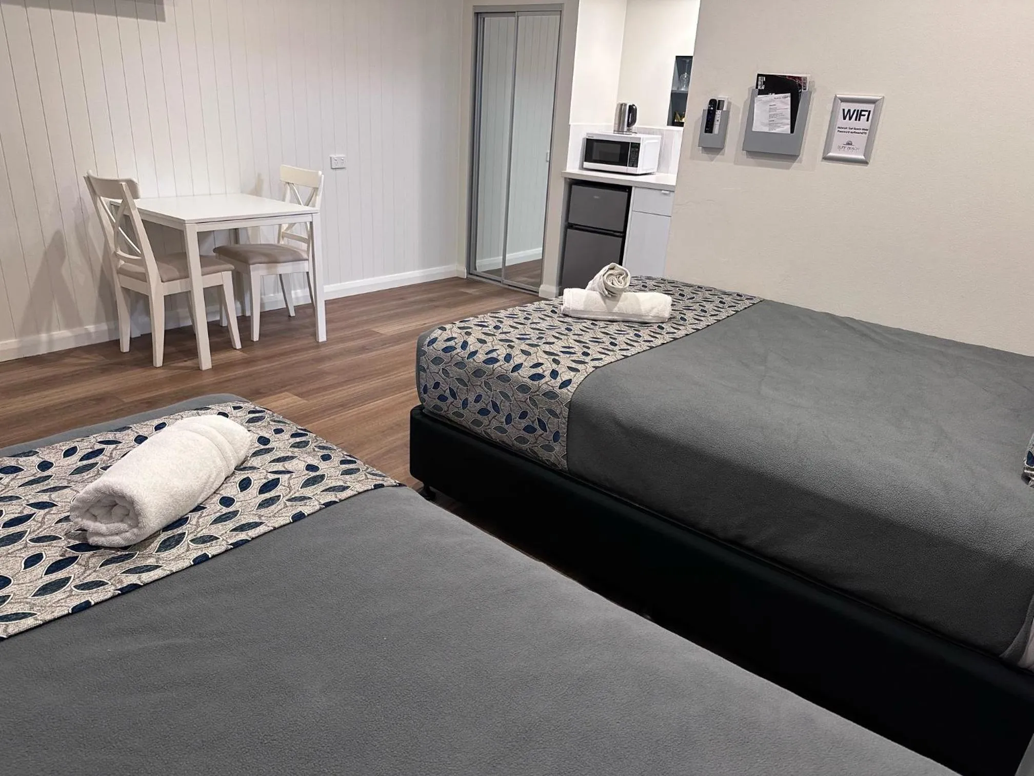 Photo of the whole room, Bed in Surf Beach Motel Newcastle