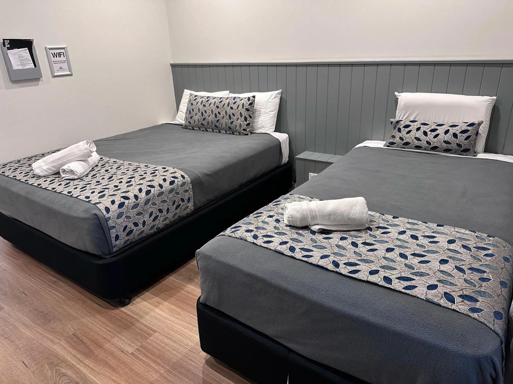 Bed in Surf Beach Motel Newcastle