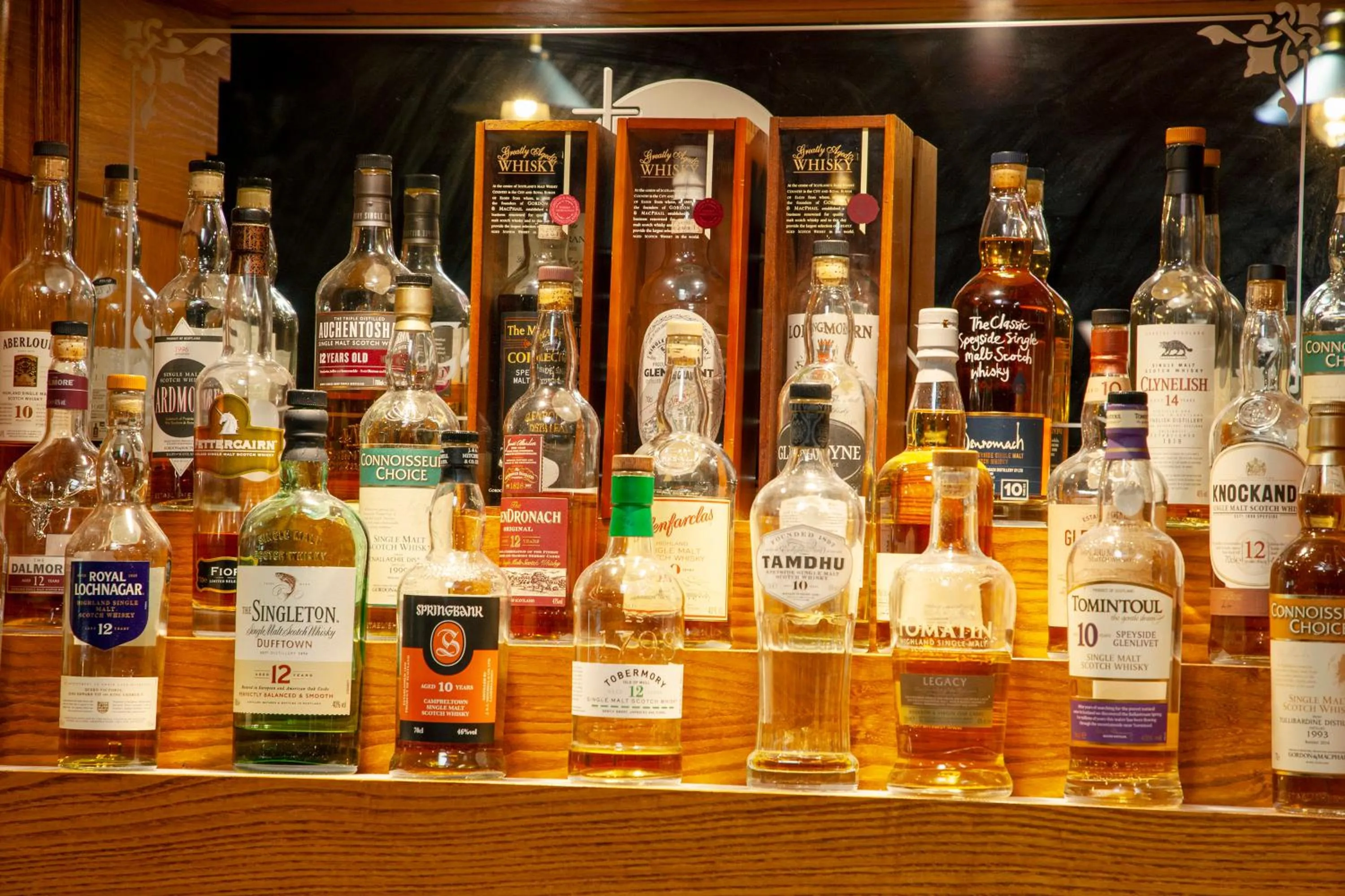 Drinks in The Galley Of Lorne Inn