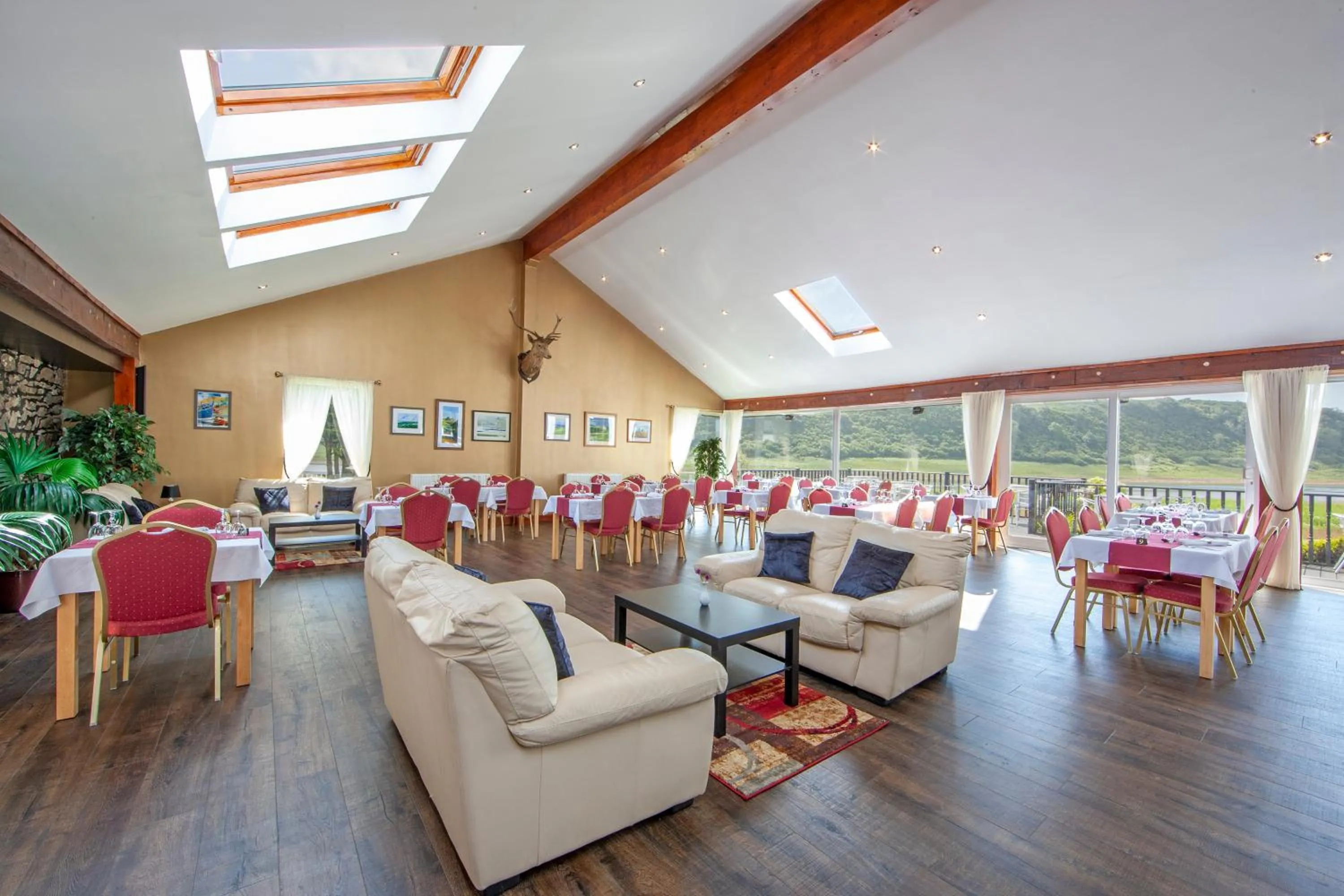 Restaurant/places to eat in The Galley Of Lorne Inn