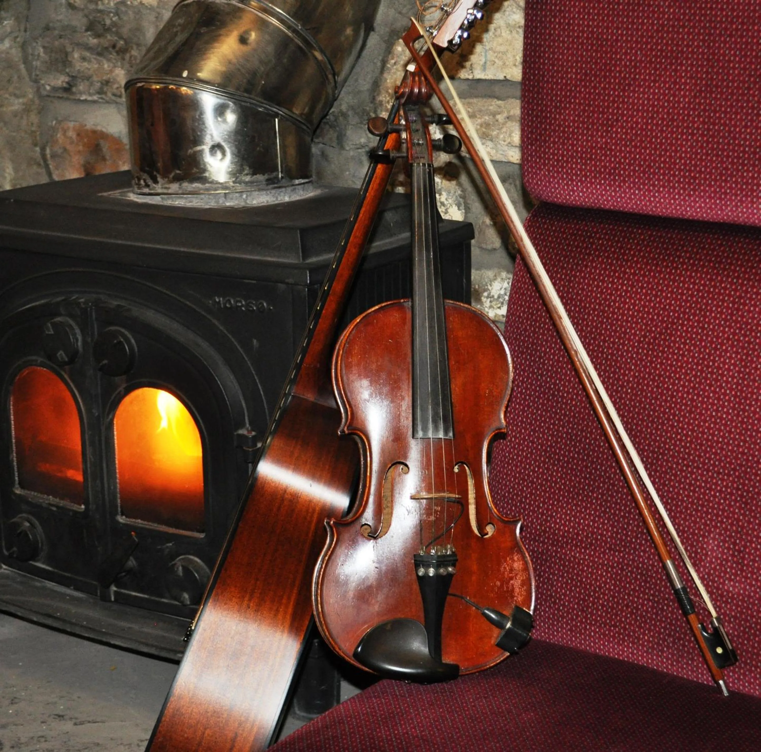Lounge or bar in The Galley Of Lorne Inn