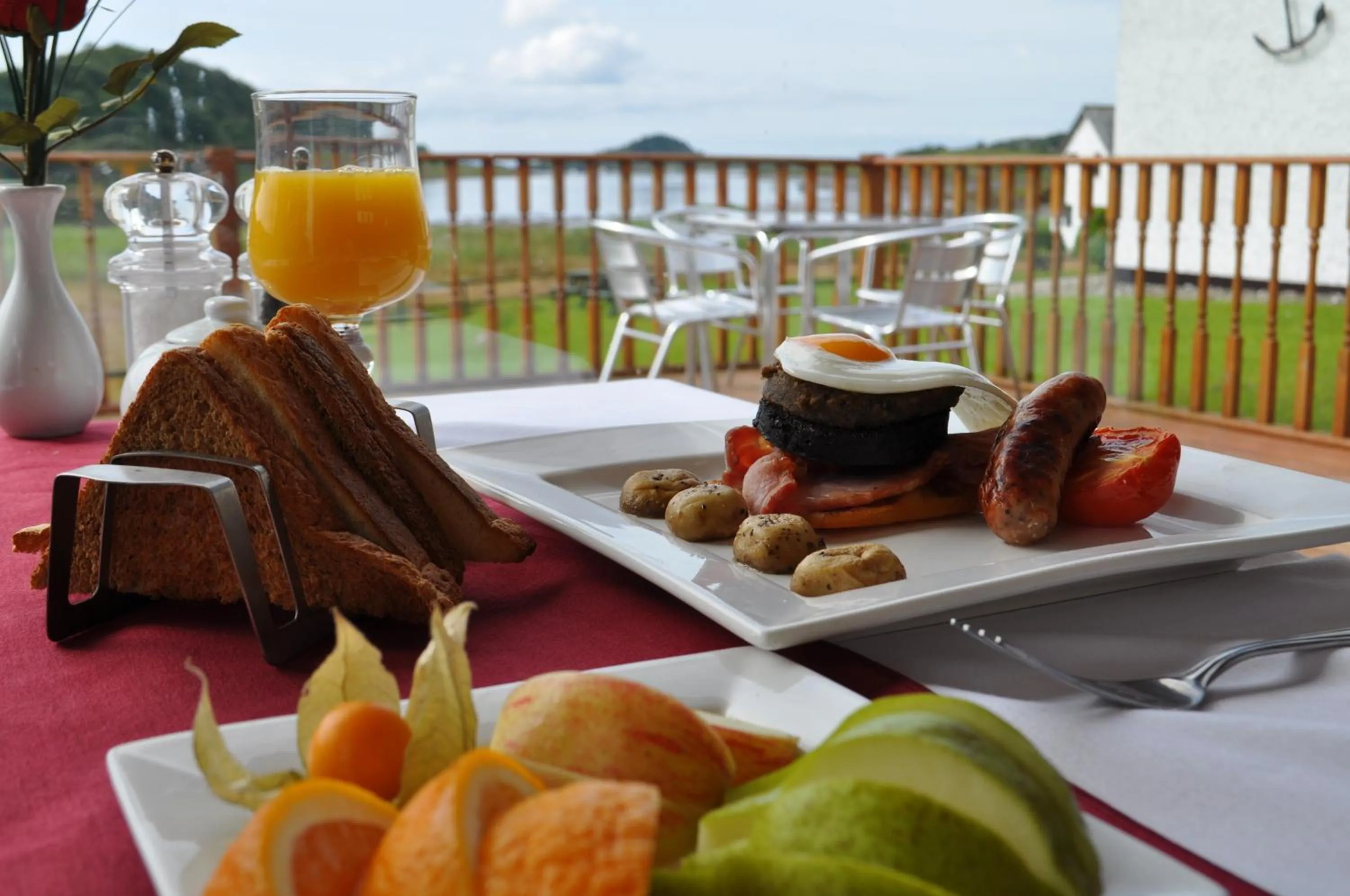 Restaurant/places to eat in The Galley Of Lorne Inn