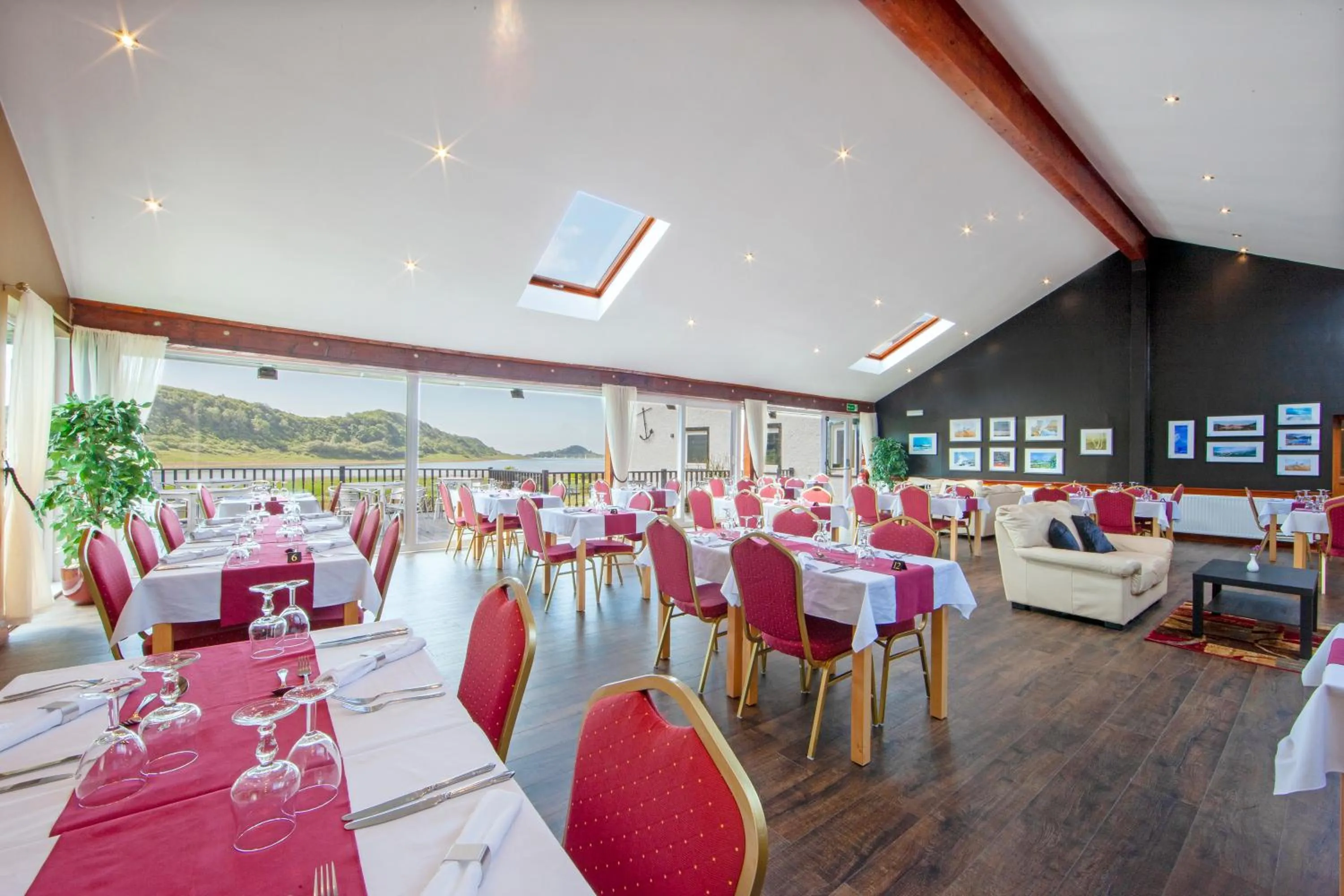 Restaurant/places to eat in The Galley Of Lorne Inn