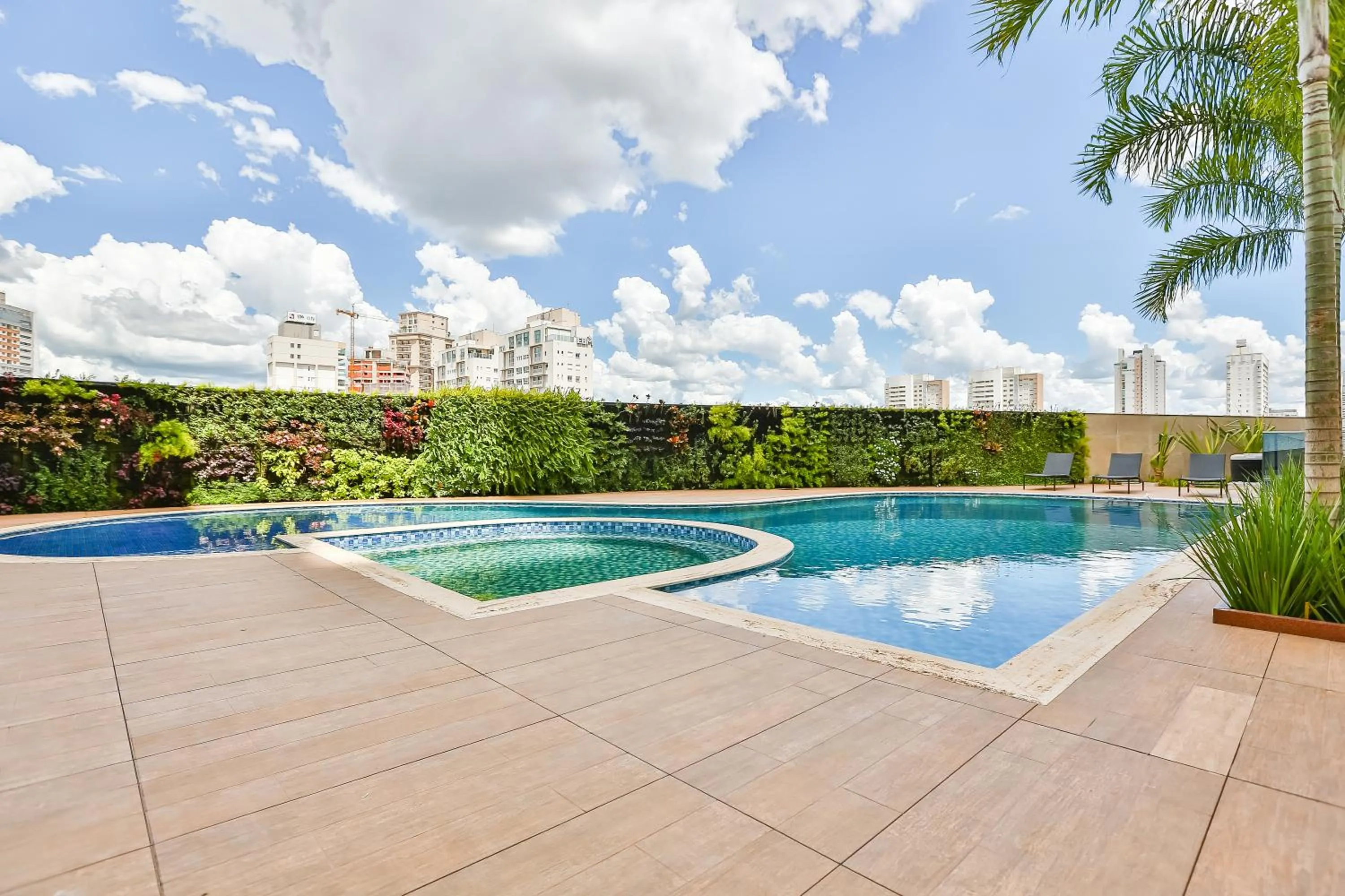 Swimming pool in Transamerica Collection Goiania