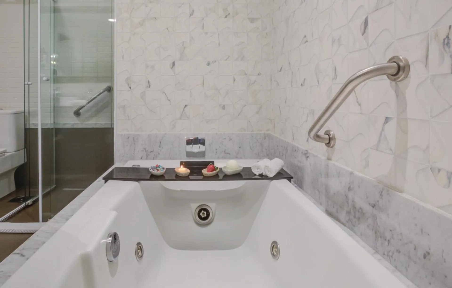 Bath in Transamerica Collection Goiania