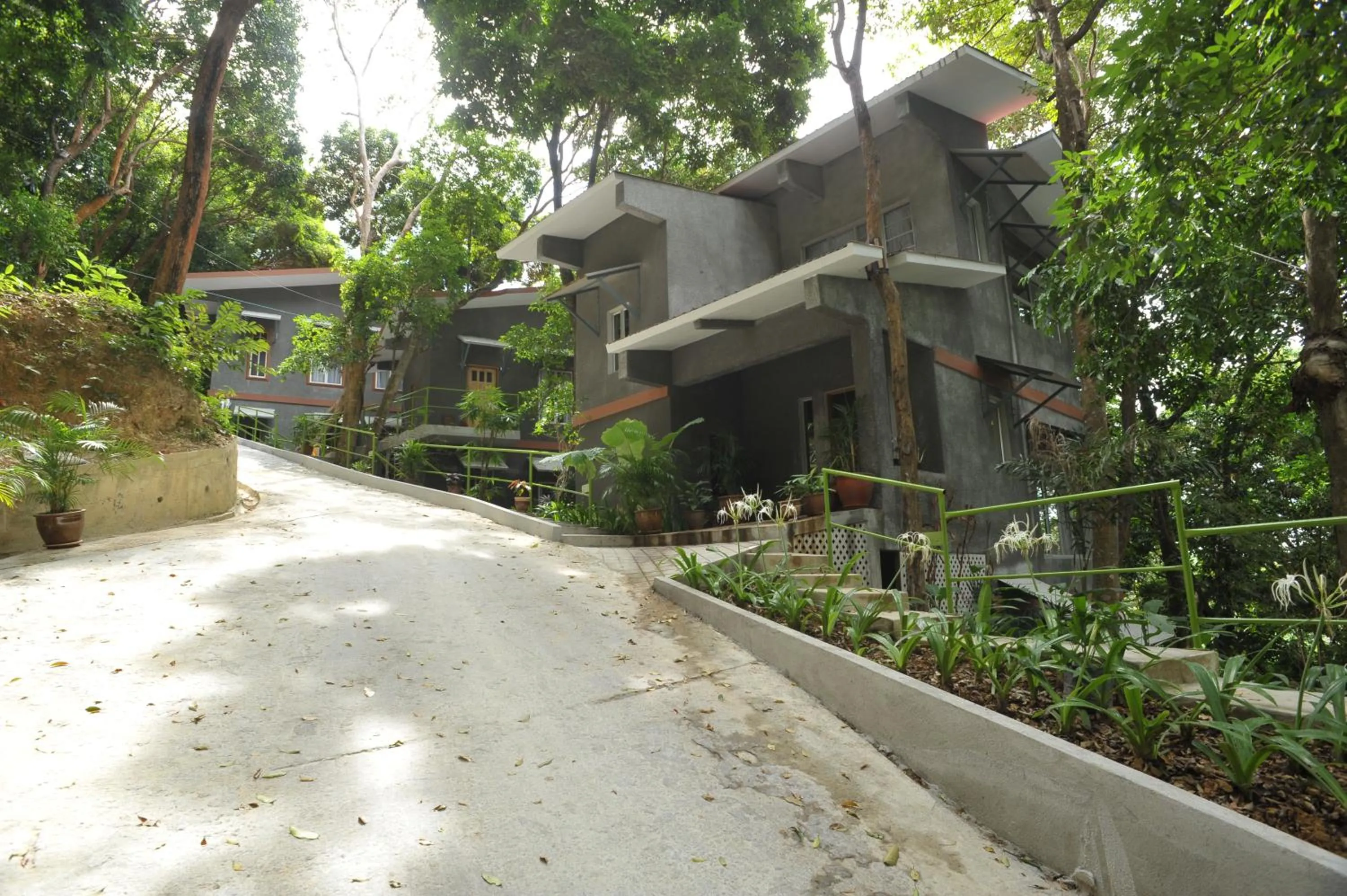 Facade/entrance in Ambong Rainforest Retreat