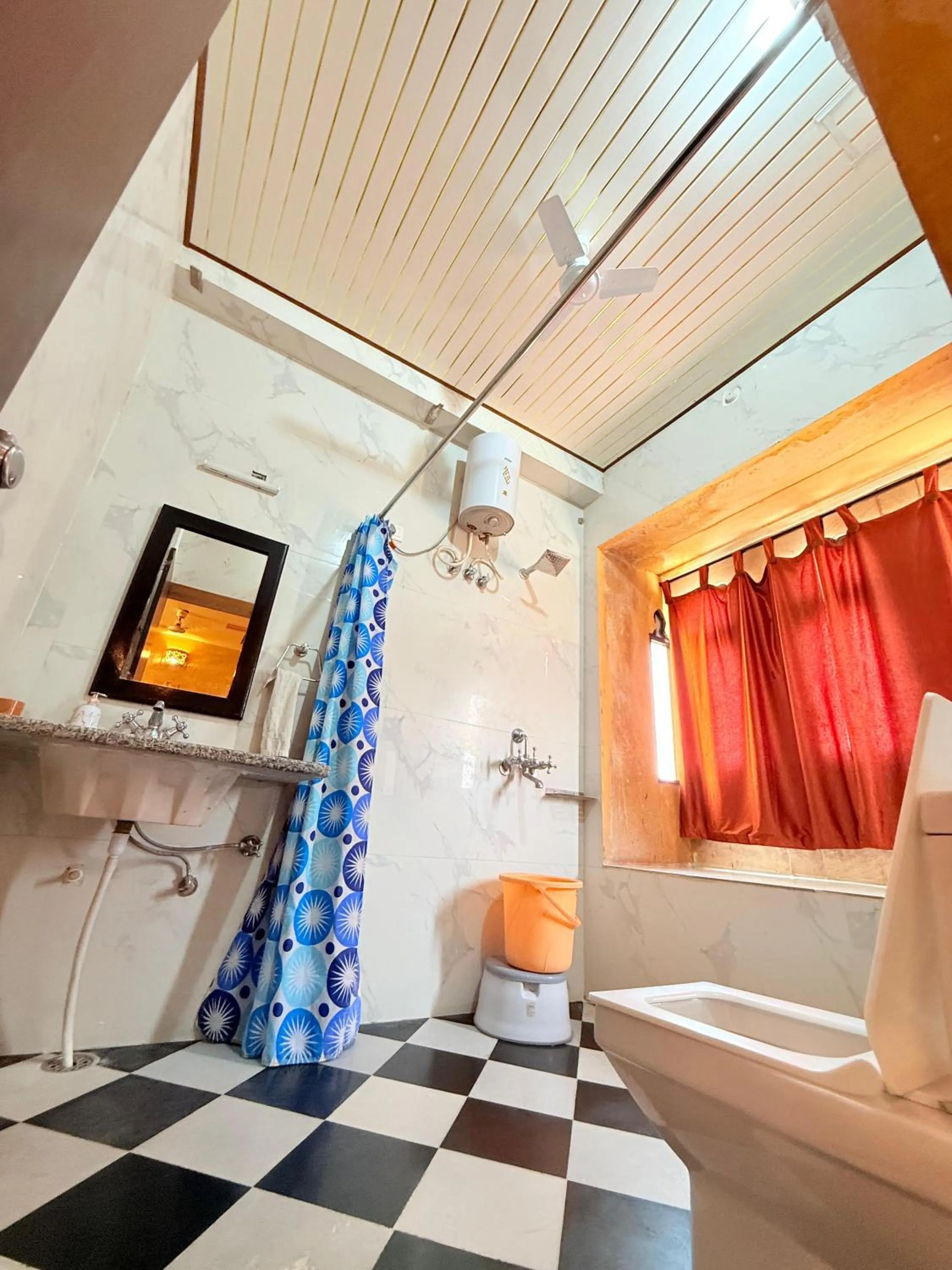 Restaurant/places to eat, Bed in Hotel Tokyo Palace