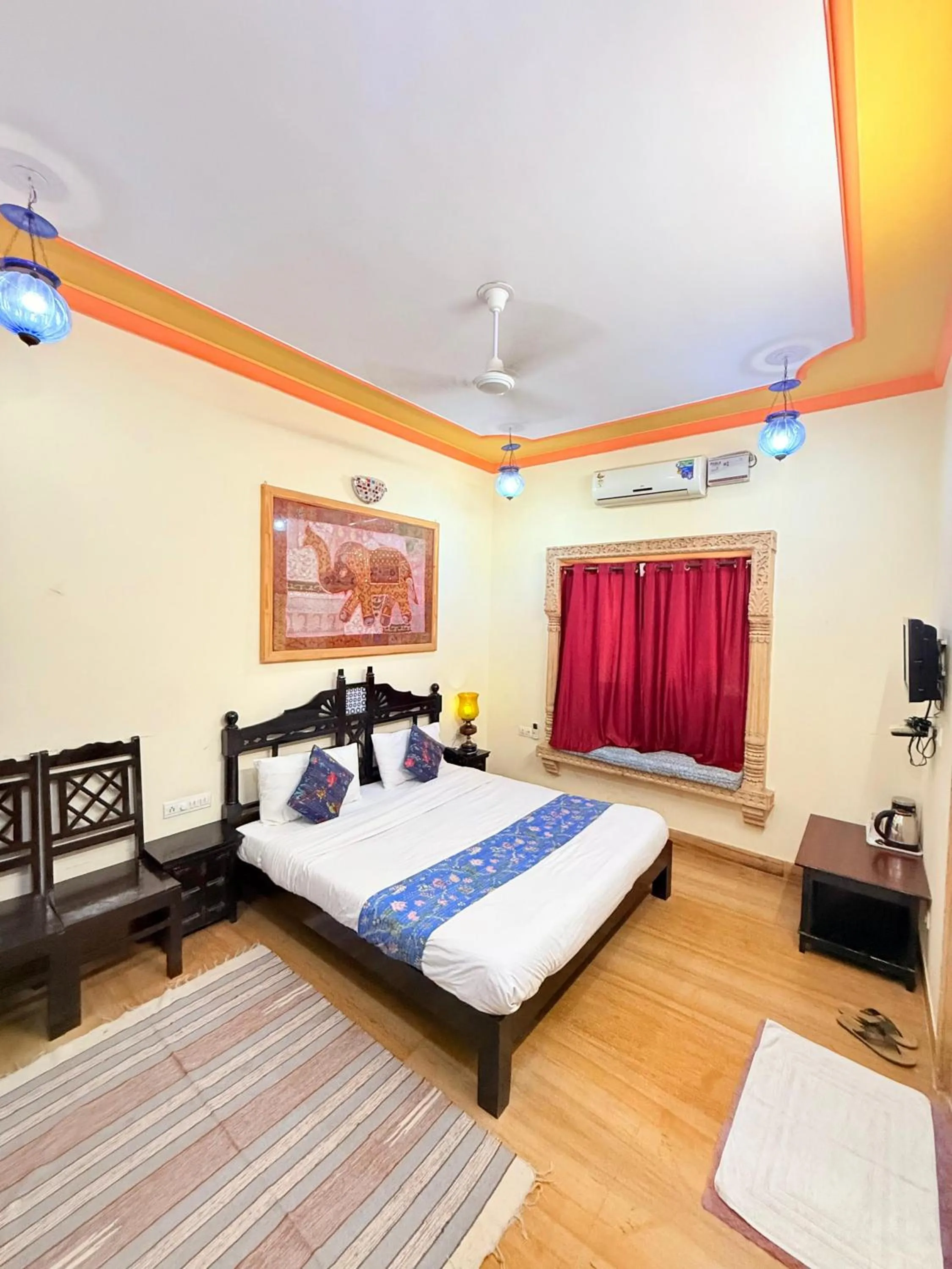 Property building, Bed in Hotel Tokyo Palace