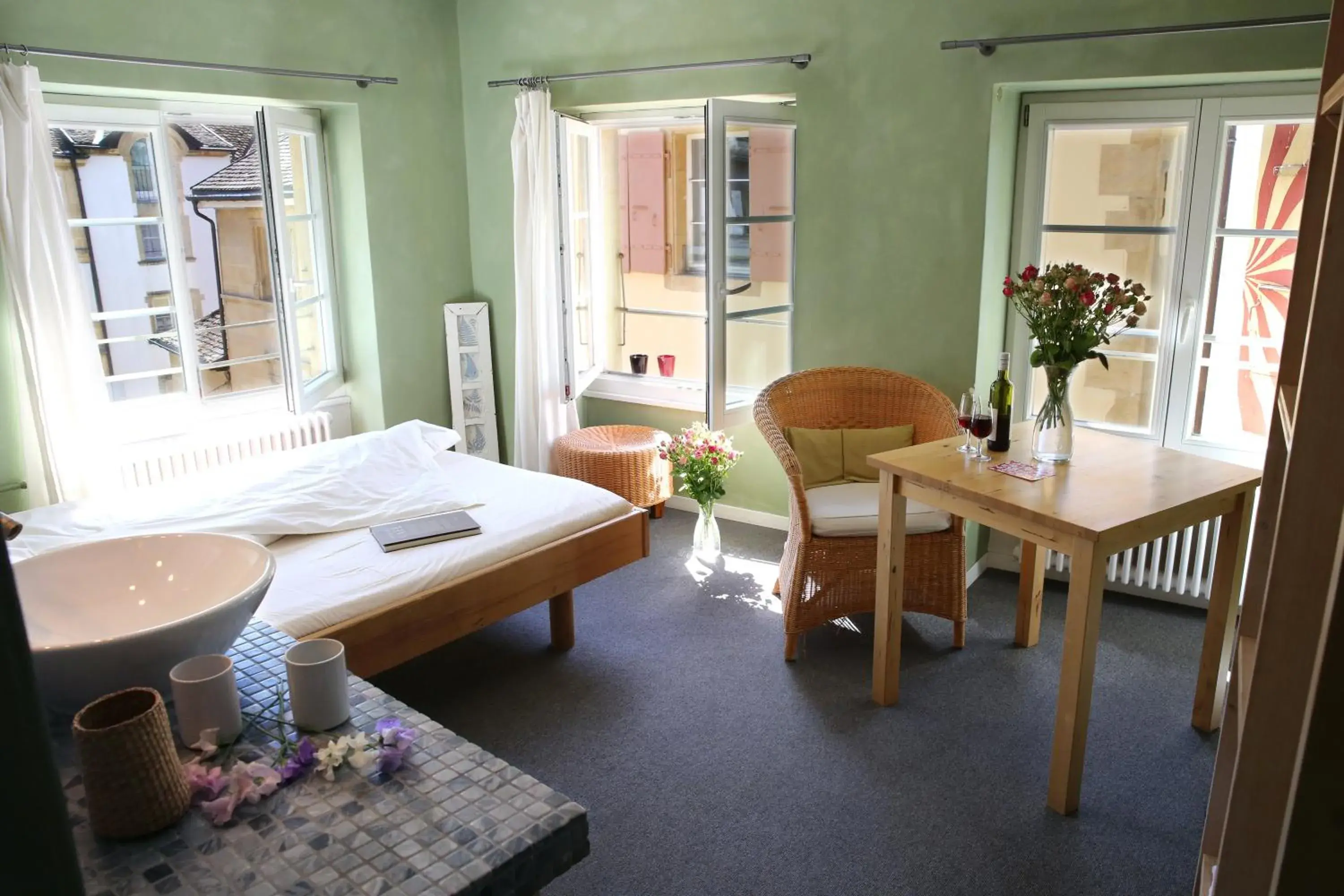 Double Room with Shared Bathroom - single occupancy in Le Café-Hôtel de L'Aubier Double Room with Shared Bathroom - single occupancy in Le Café-Hôtel de L'Aubier