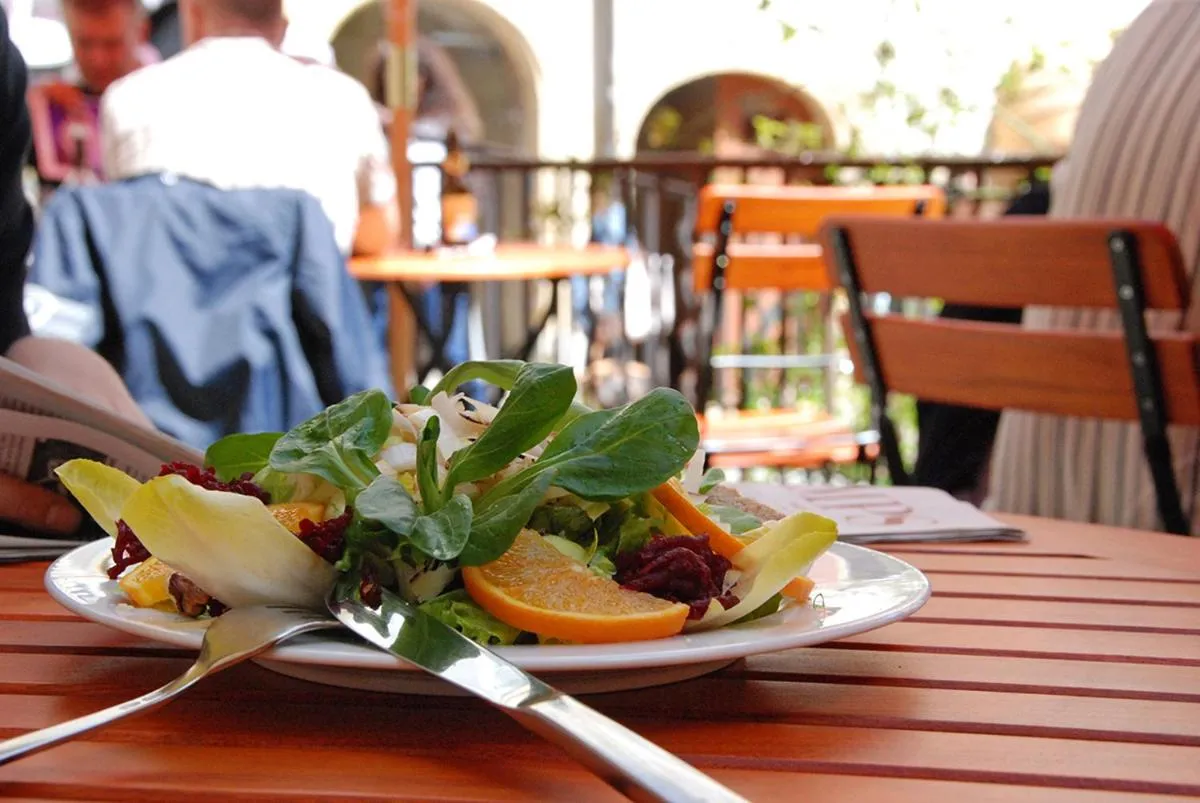 Restaurant/places to eat in Le Café-Hôtel de L'Aubier