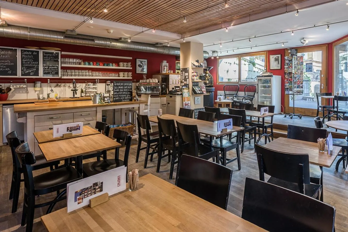 Le Café-Hôtel de L'Aubier