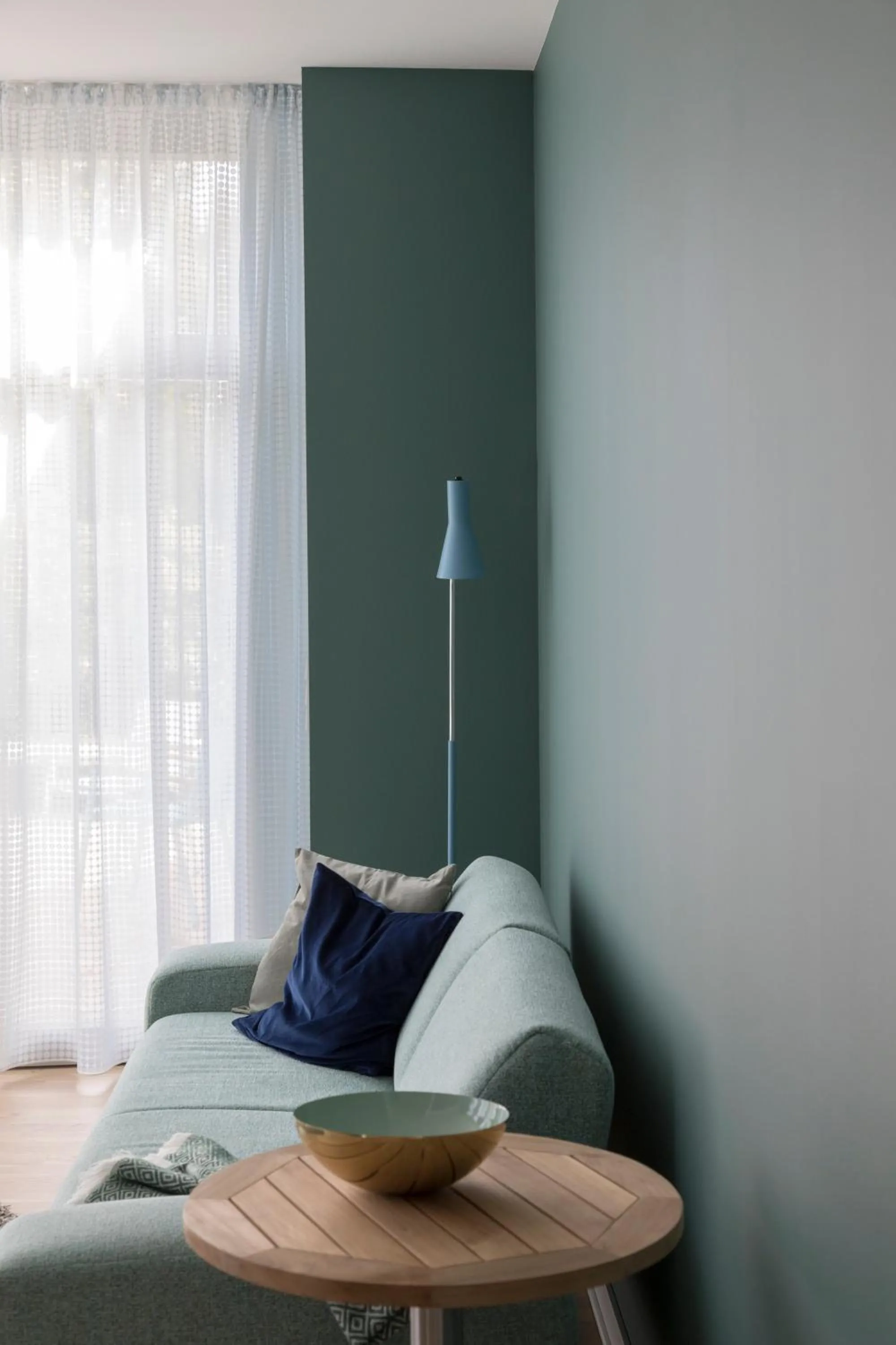 Living room in Park Penthouses Insel Eiswerder by Suite030