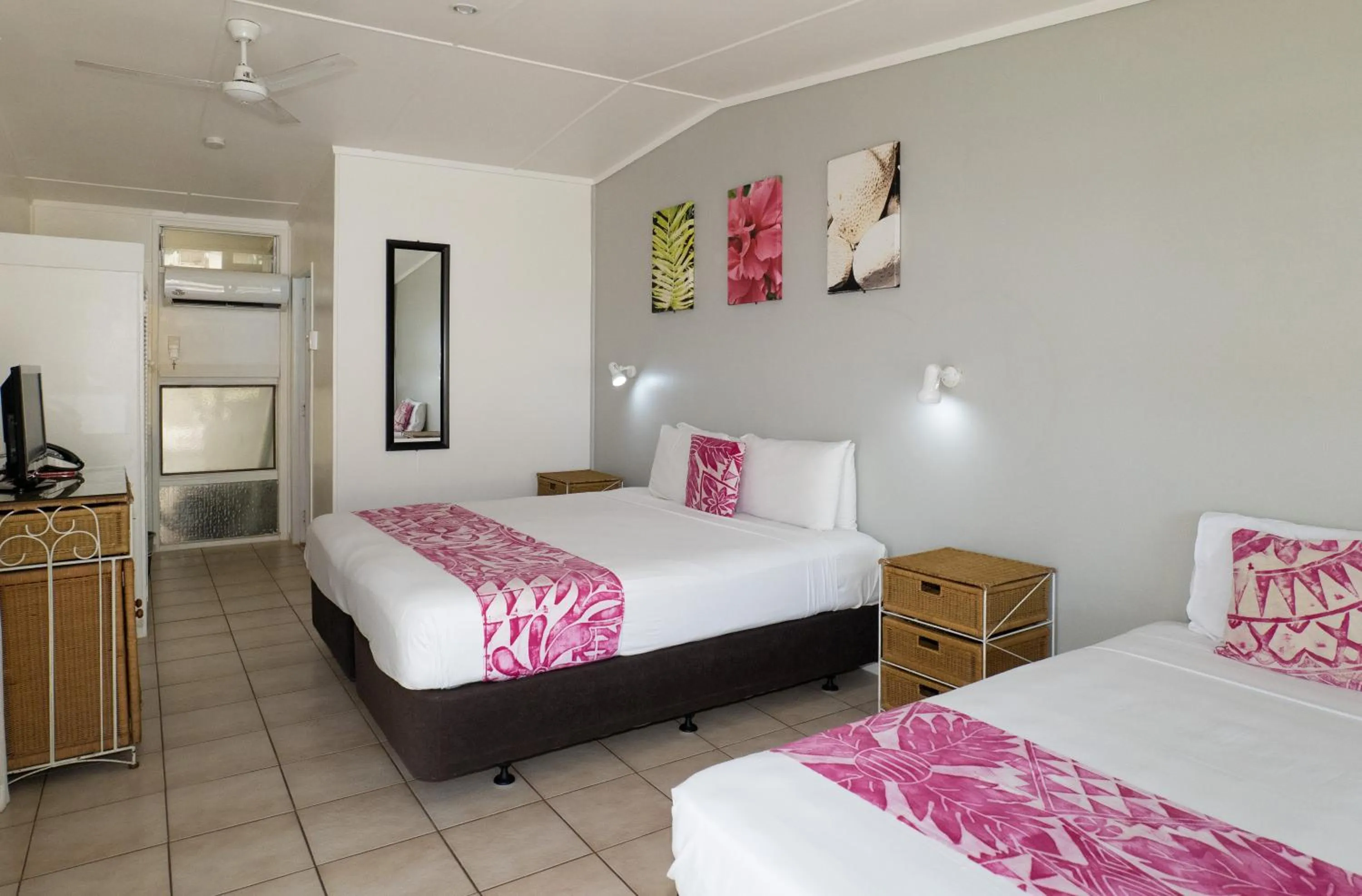 Photo of the whole room, Bed in Club Raro Resort - Adults Only