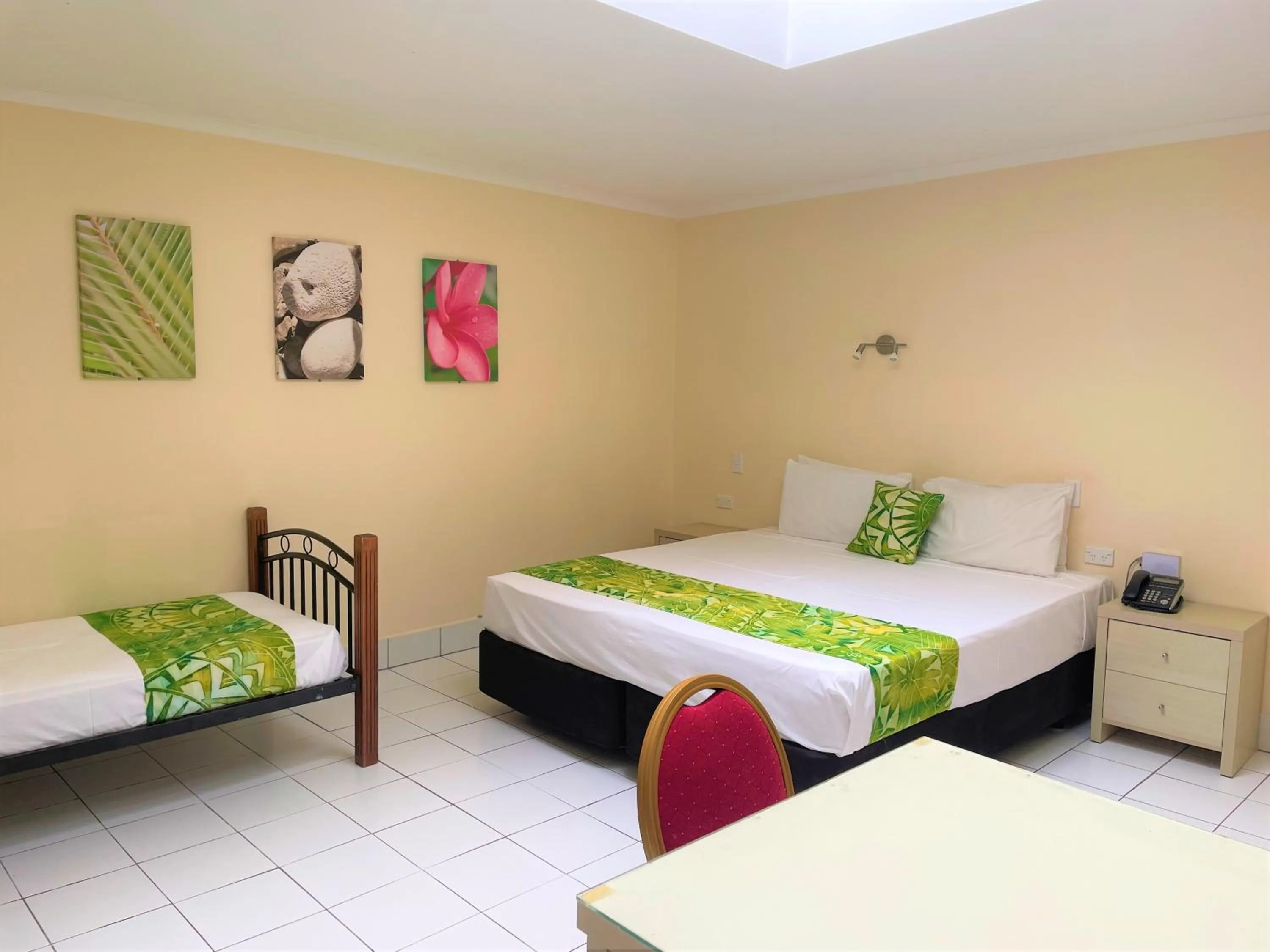 Bed in Club Raro Resort - Adults Only
