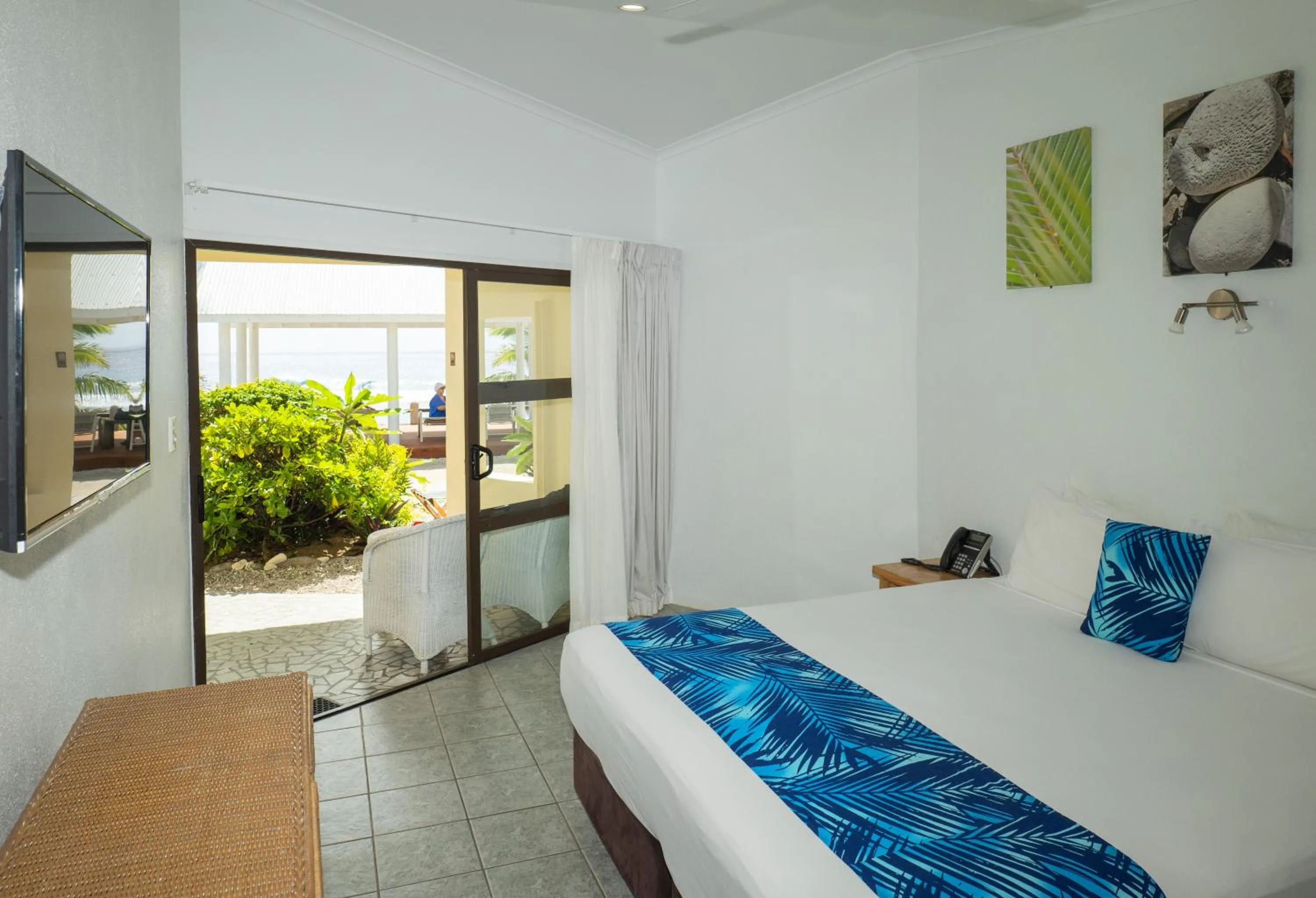 Bed in Club Raro Resort - Adults Only