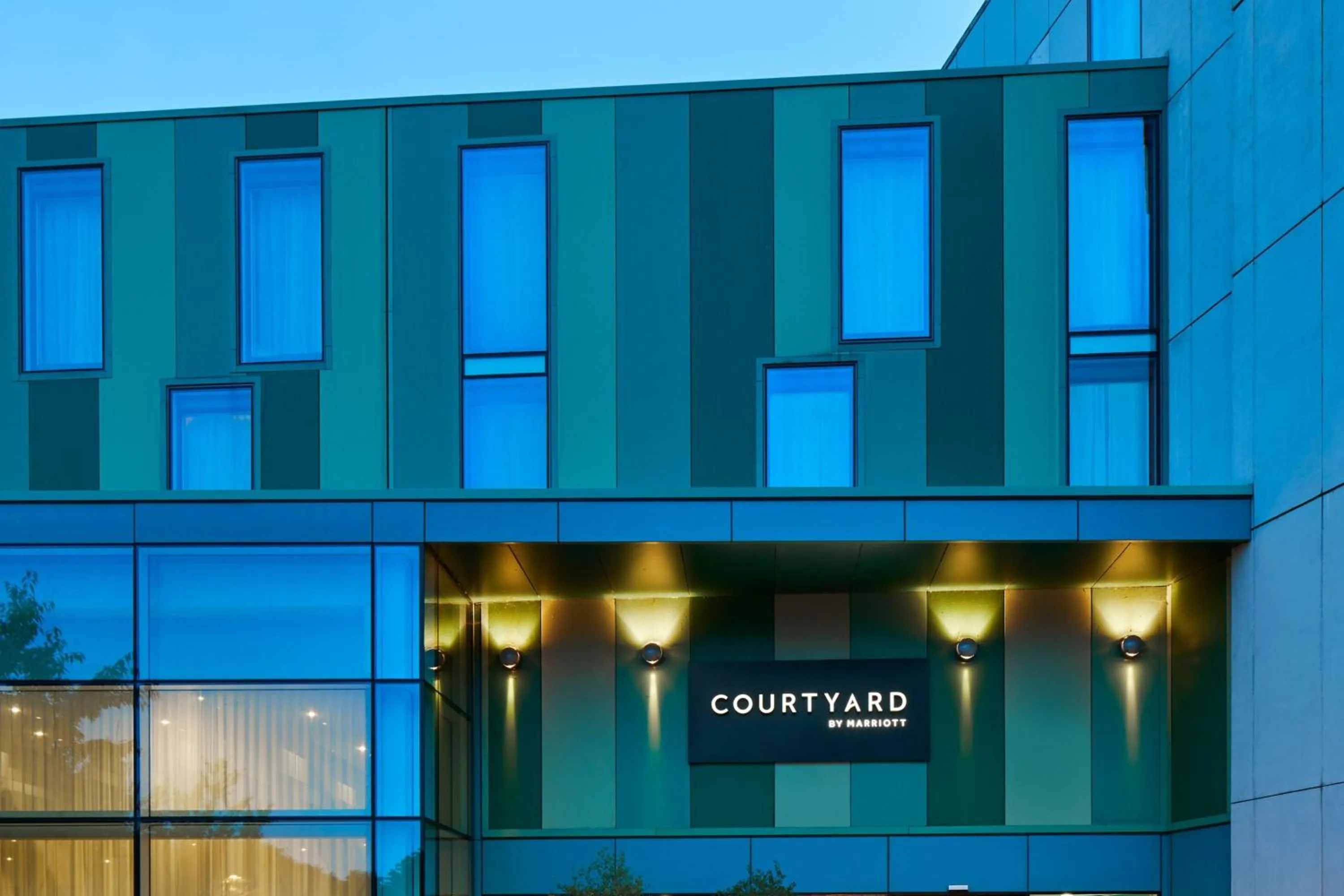 Property building in Courtyard by Marriott London Gatwick Airport