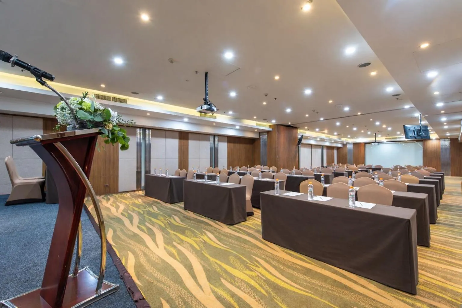 Meeting/conference room in Maple Hotel