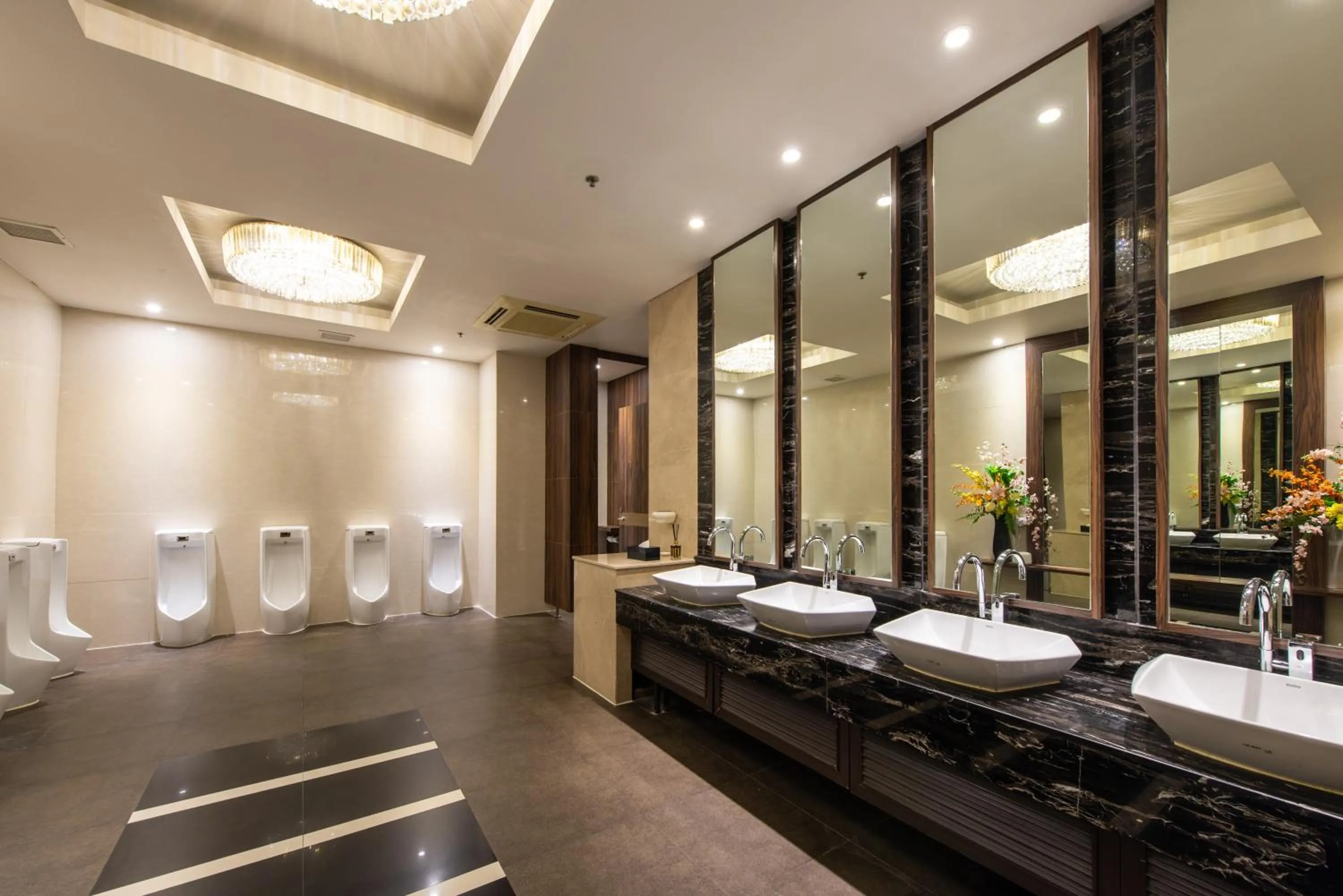 Bathroom in Maple Hotel