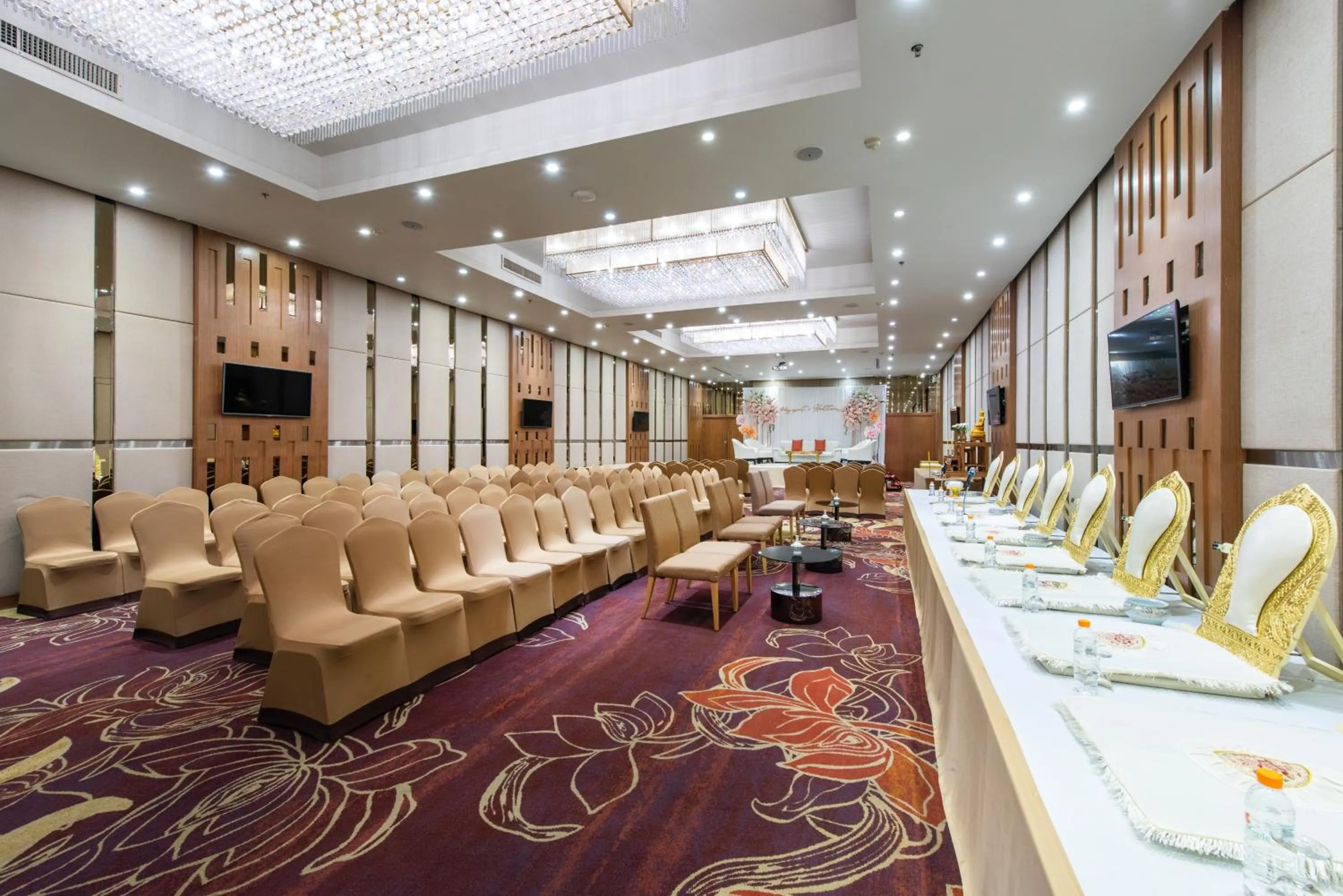 wedding in Maple Hotel