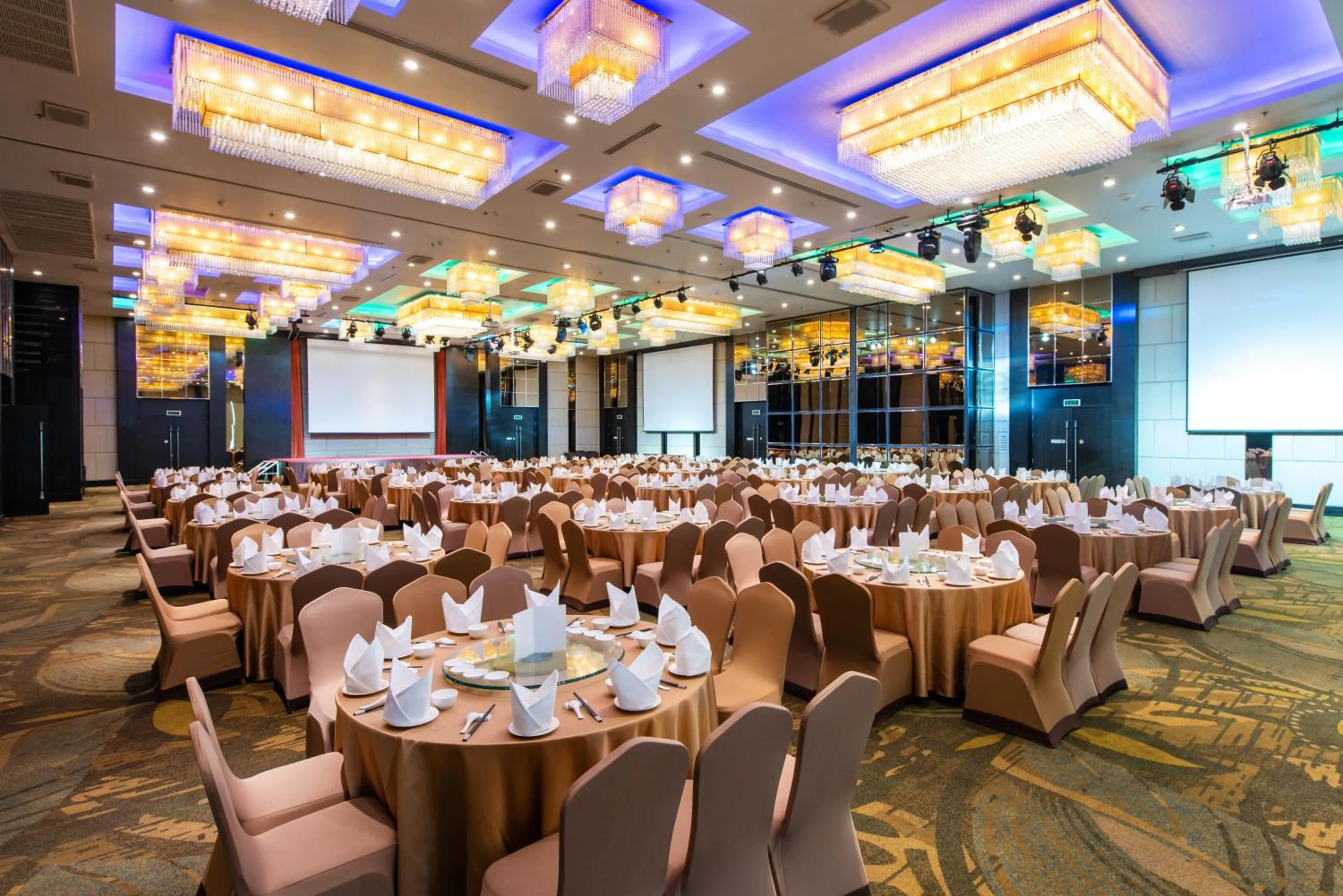Banquet/Function facilities in Maple Hotel