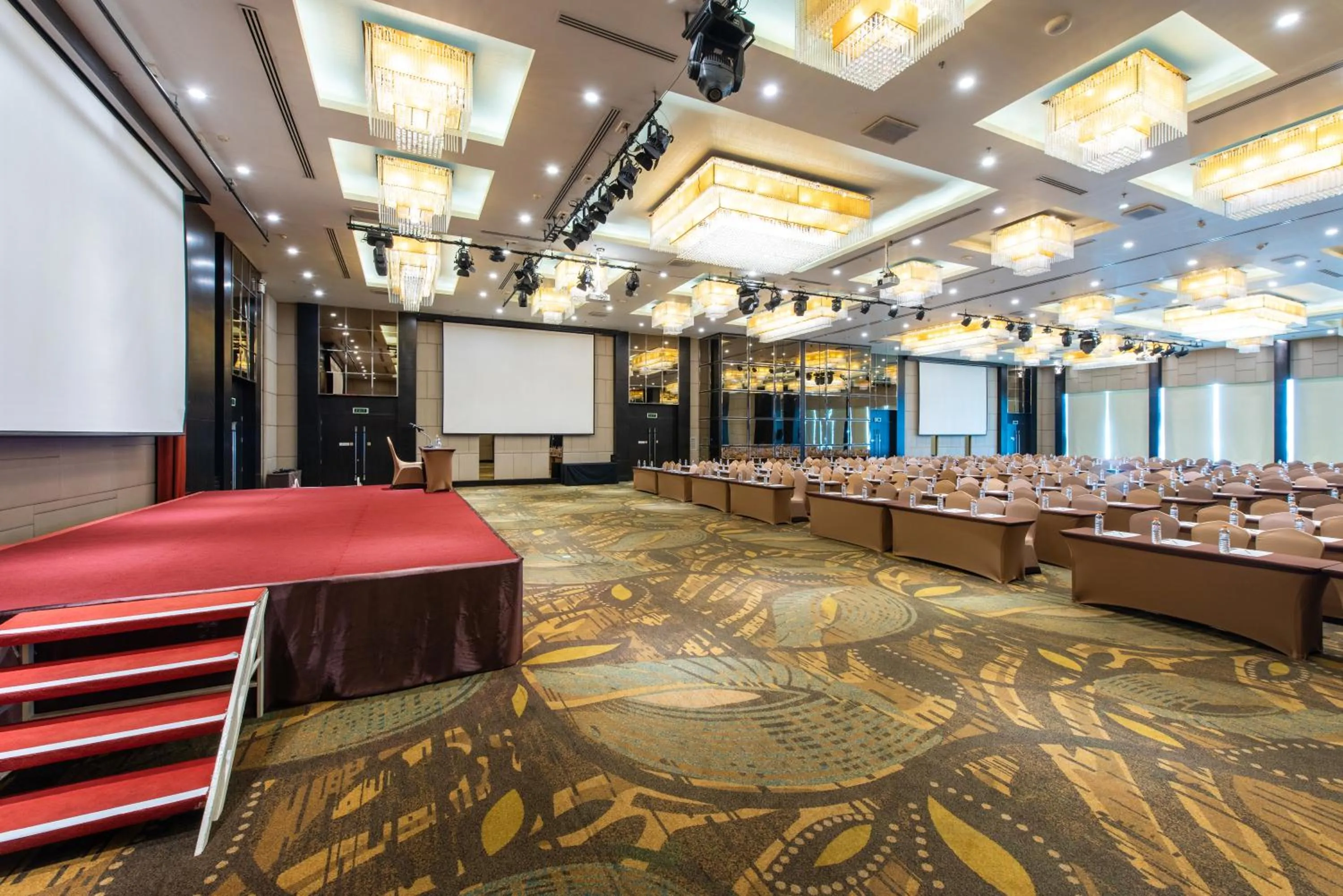Meeting/conference room in Maple Hotel