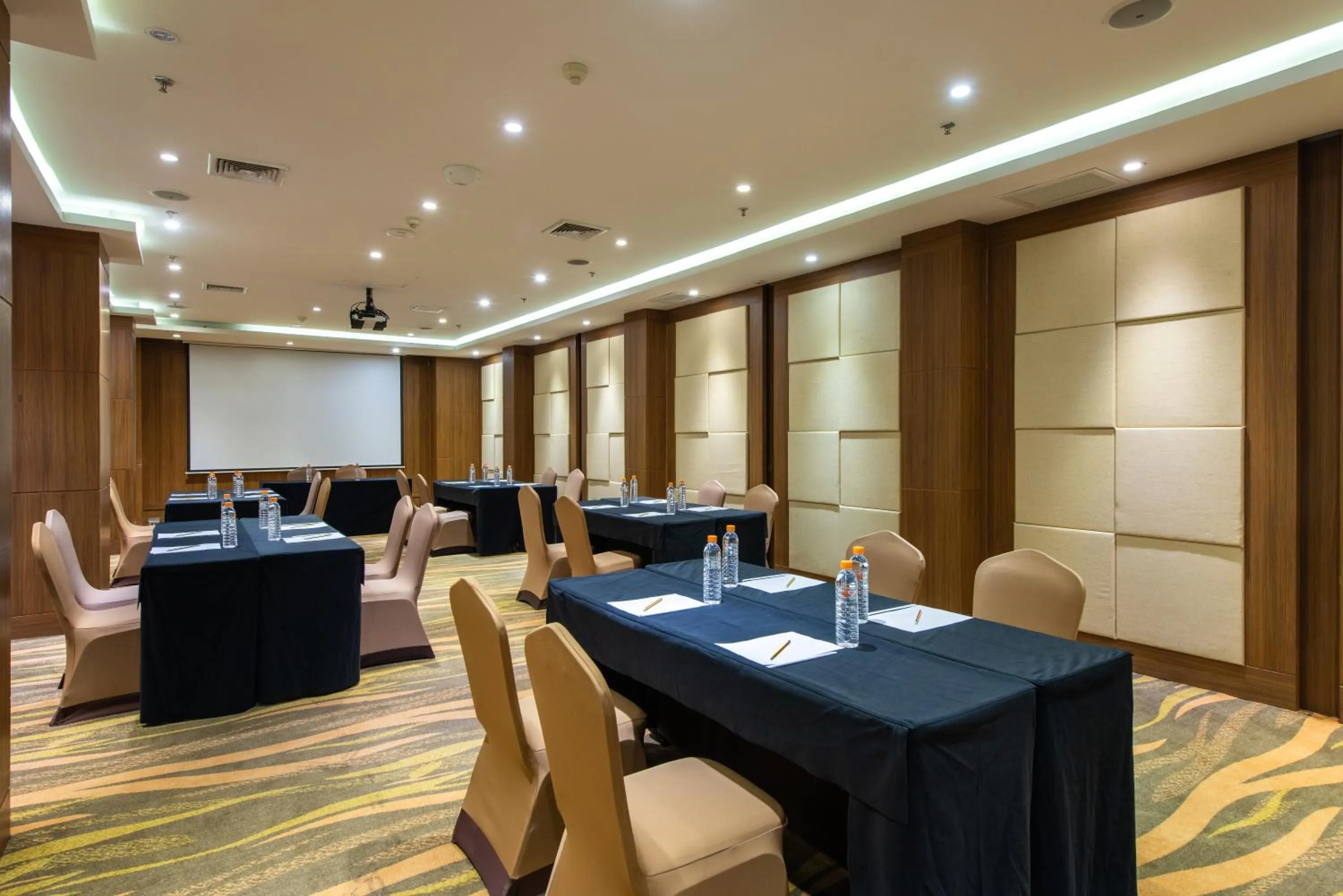 Meeting/conference room in Maple Hotel