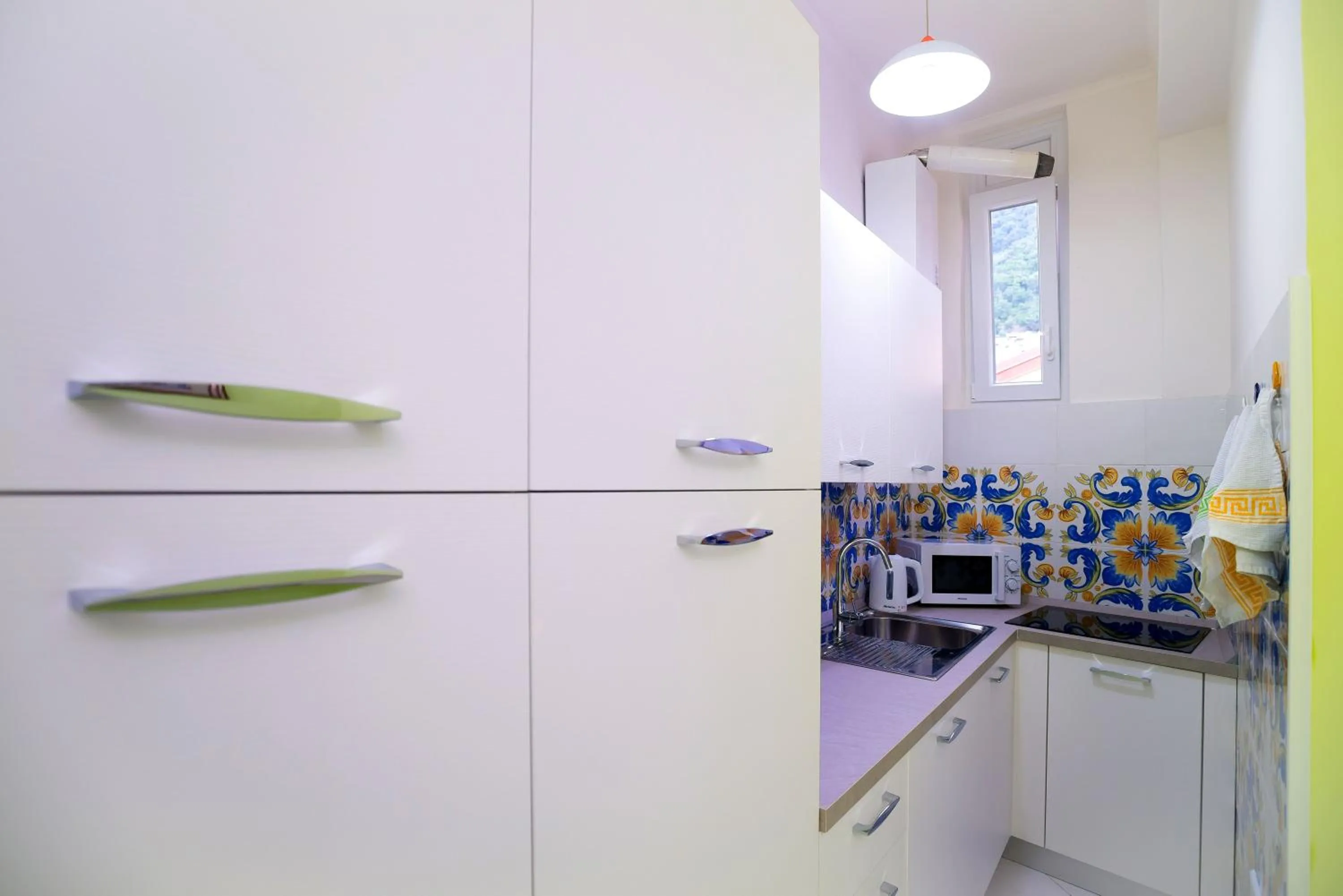 Communal kitchen in 'A Regina b&b Cetara