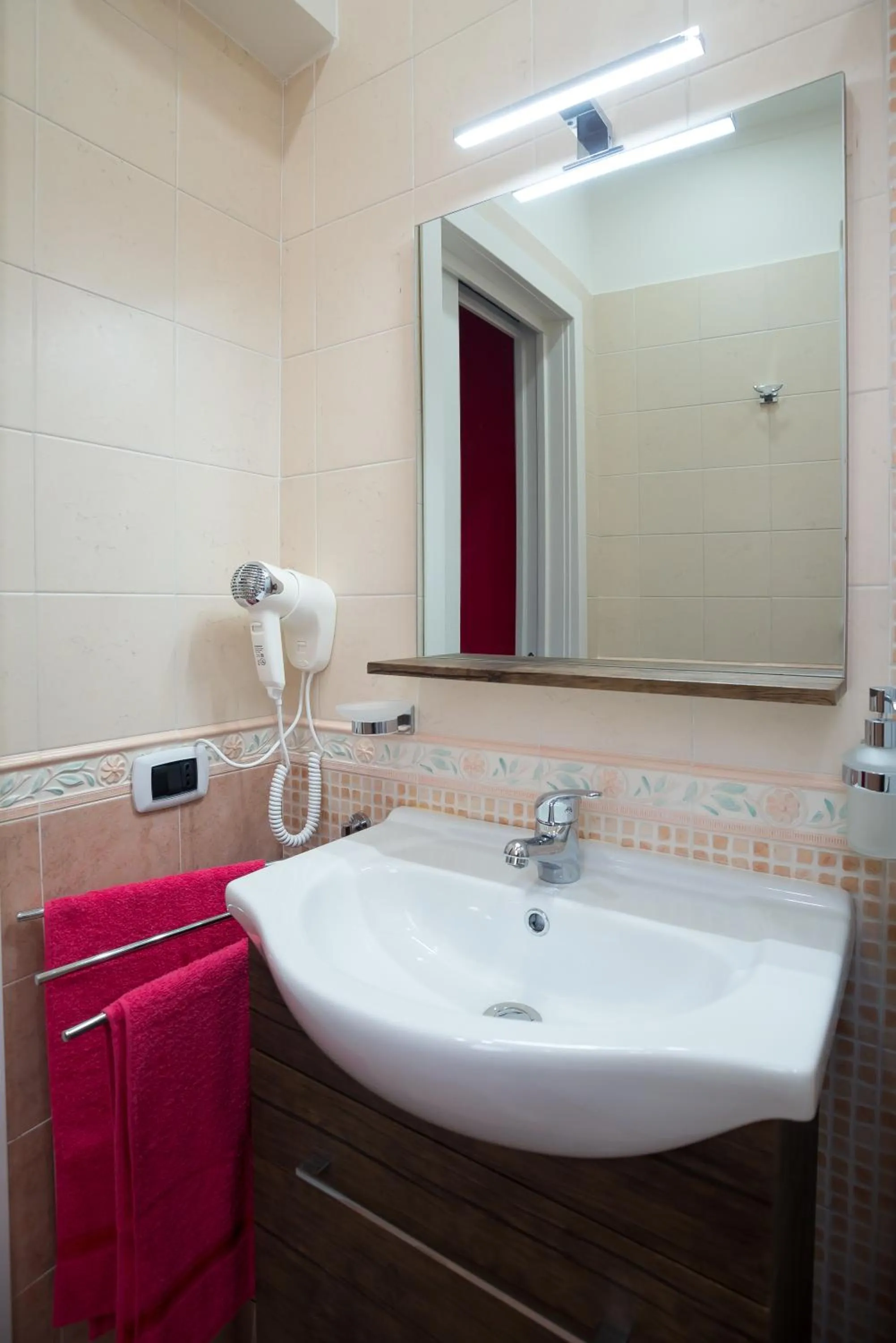 Bathroom in 'A Regina b&b Cetara