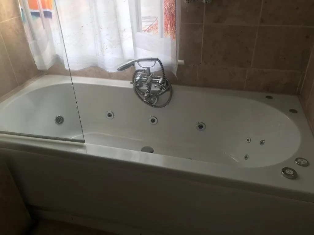 Bathroom in Kempfield House