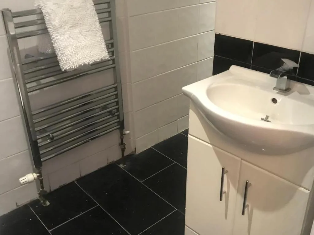 Bathroom in Kempfield House