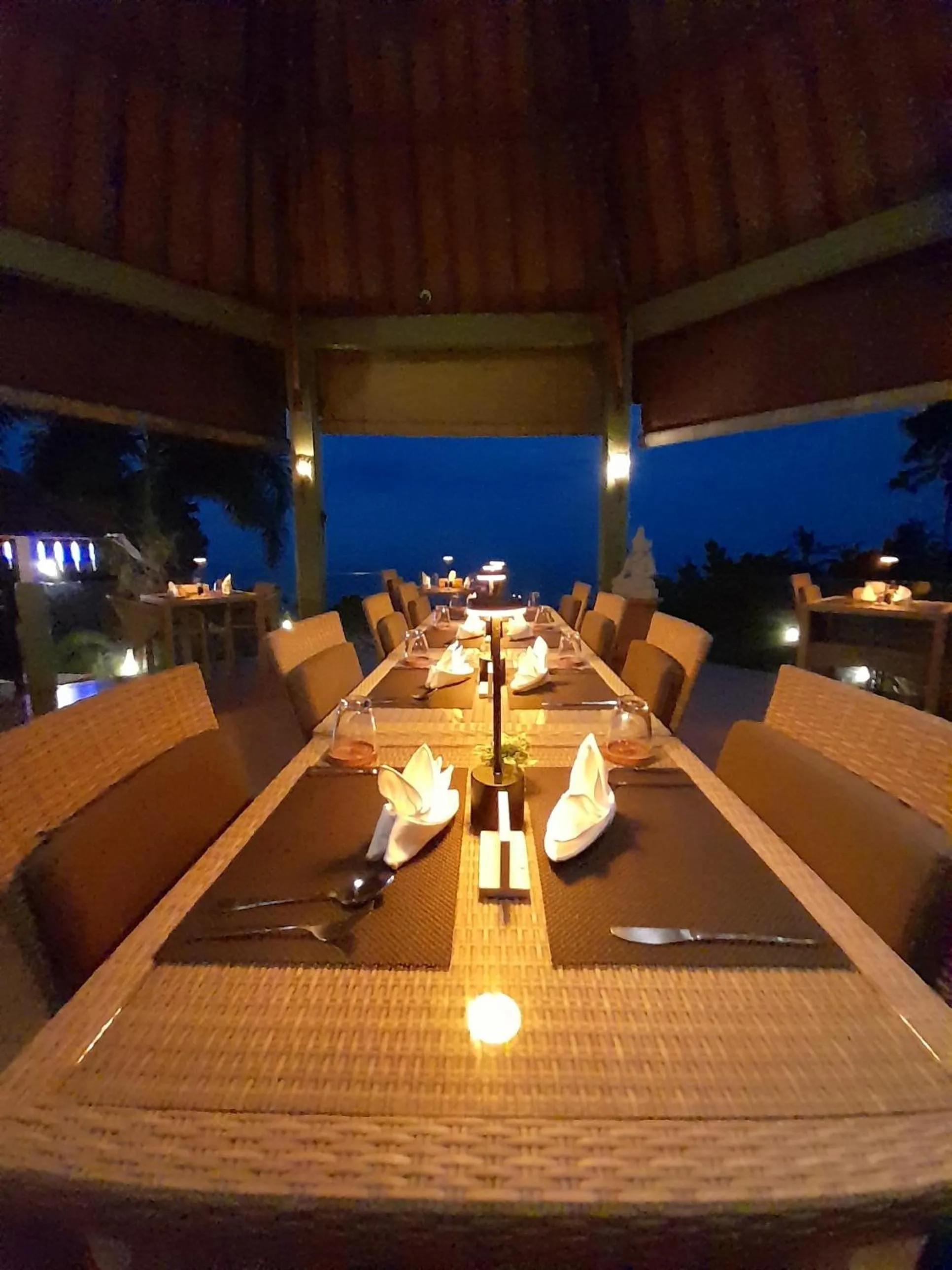 Restaurant/places to eat in The Hamsa